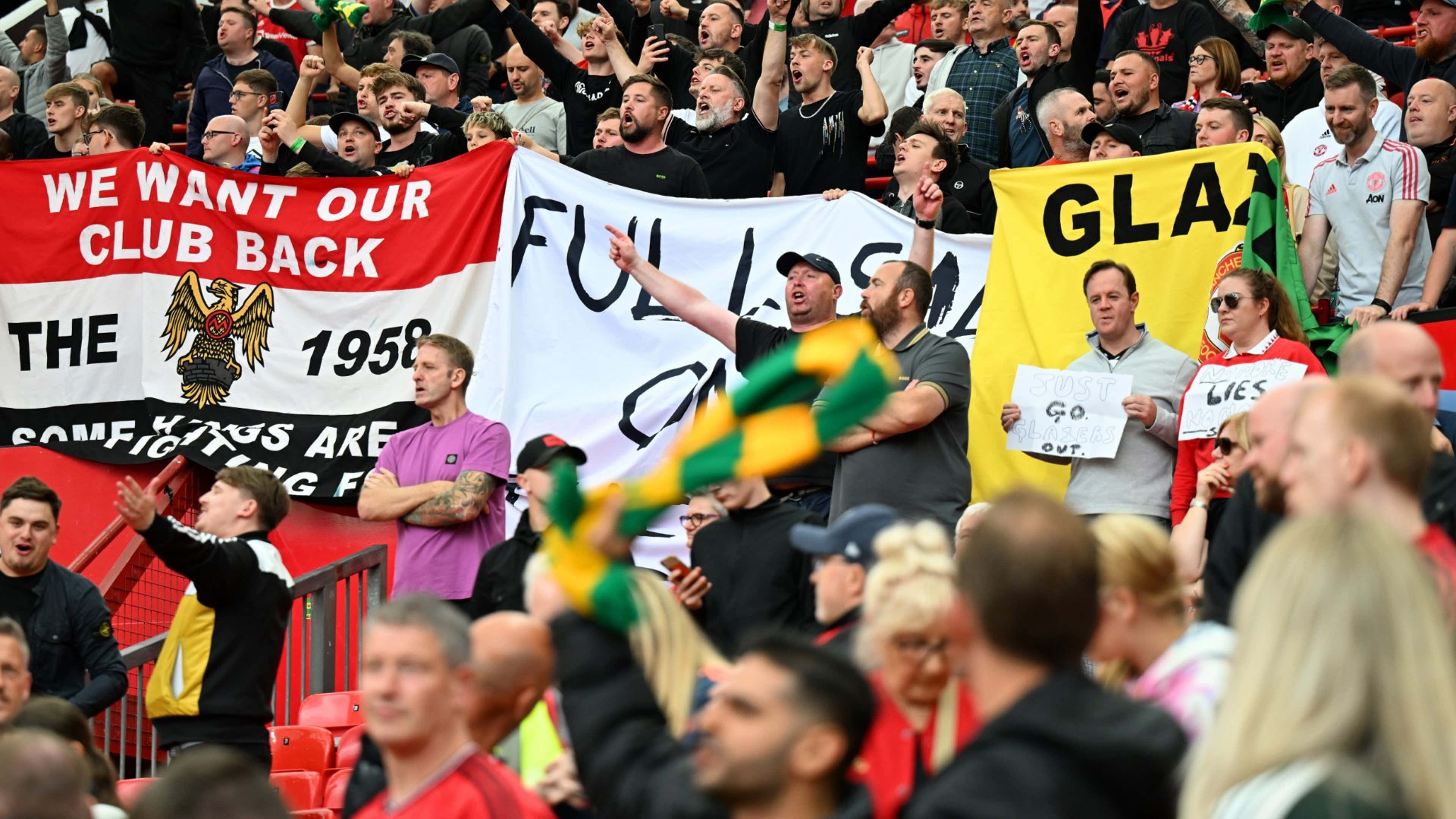 Man Utd fans protest 