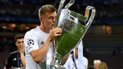Toni Kroos Real Madrid Champions League trophy