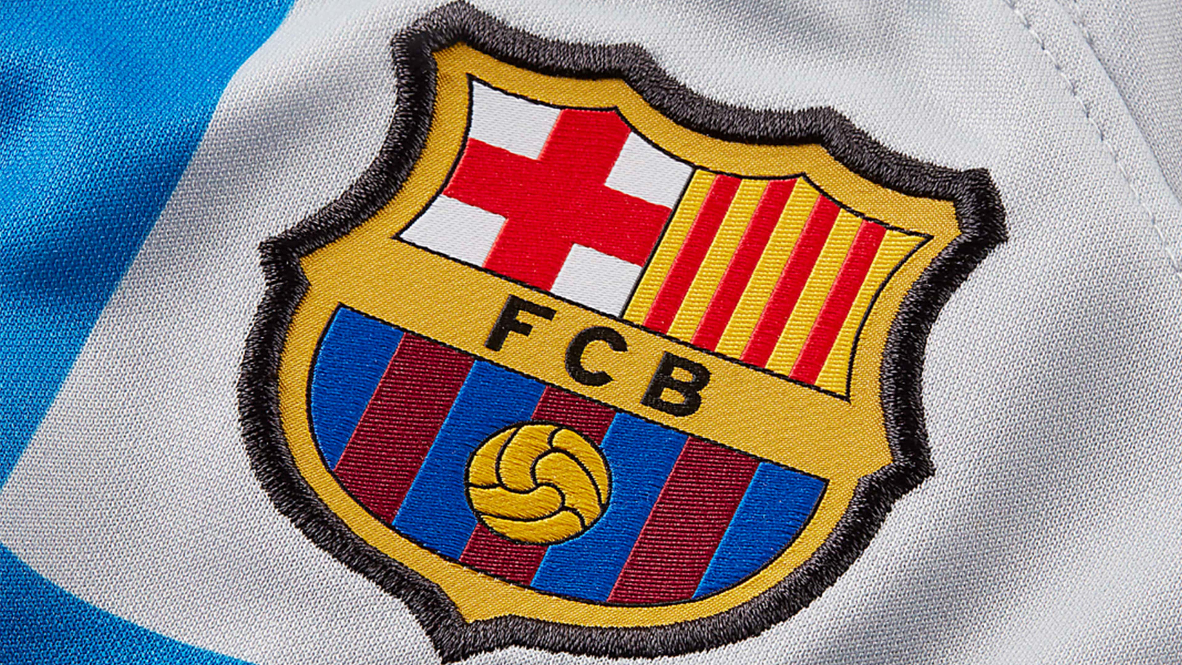 بسبب "قميص ريال مدريد".. جمهور برشلونة يستشيط غضبًا على وسائل التواصل الاجتماعي | مصر Goal.com