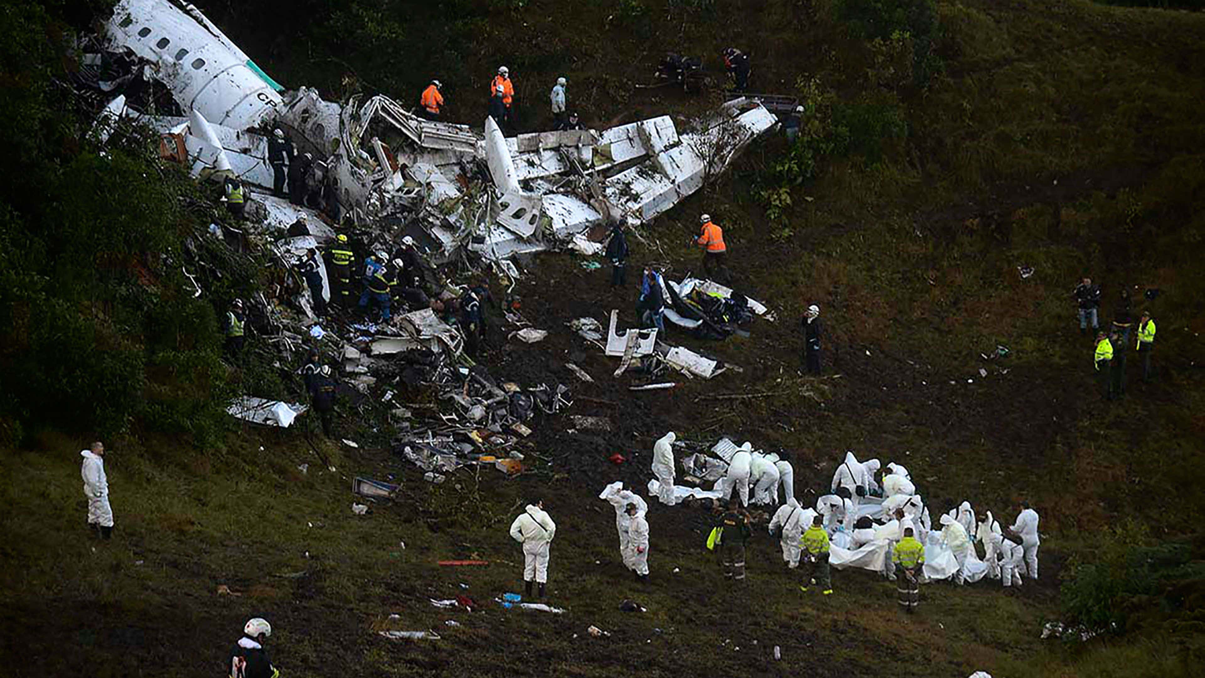Что такое авиакатастрофа рейса. Шаттл Колумбия катастрофа. Шапекоэнсе авиакатастрофа. Катастрофа Колумбии в 2003. Катастрофа Bae 146 в Колумбии.