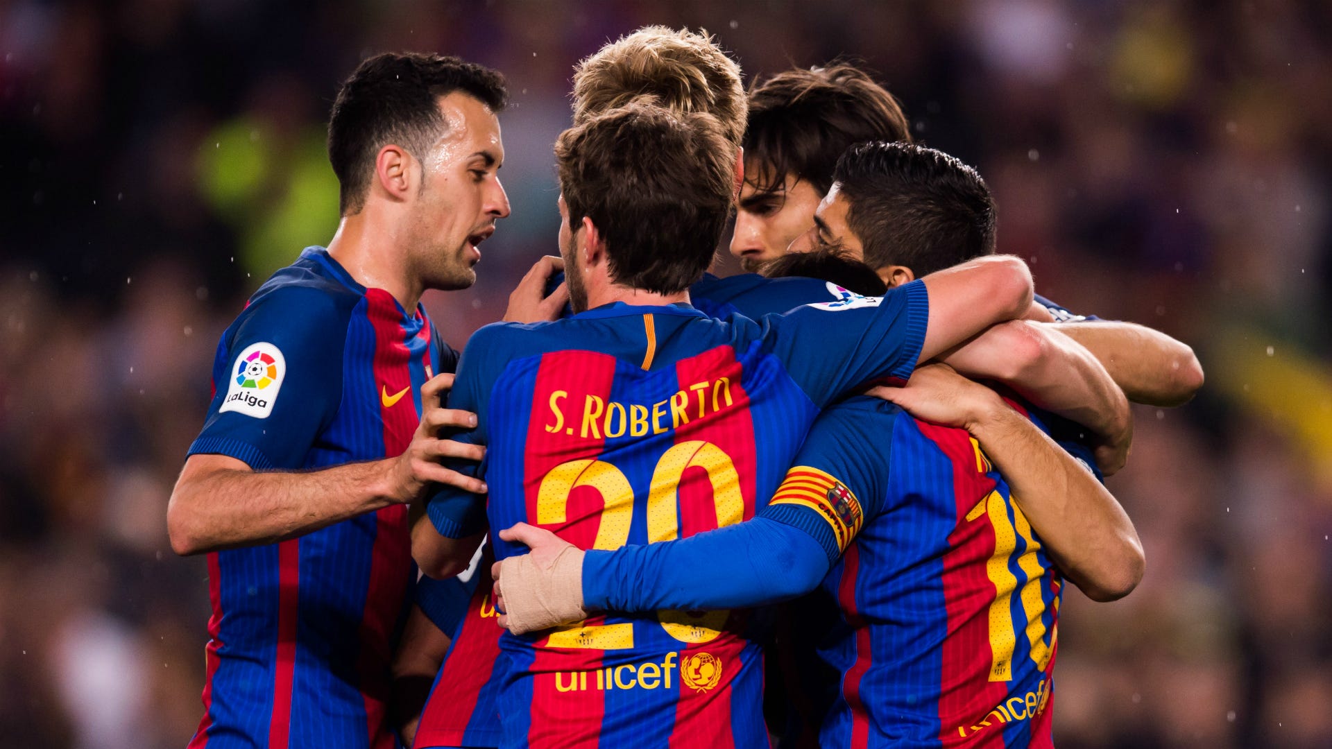 Barca nhấn chìm Sociedad trong ngày ra quân La Liga