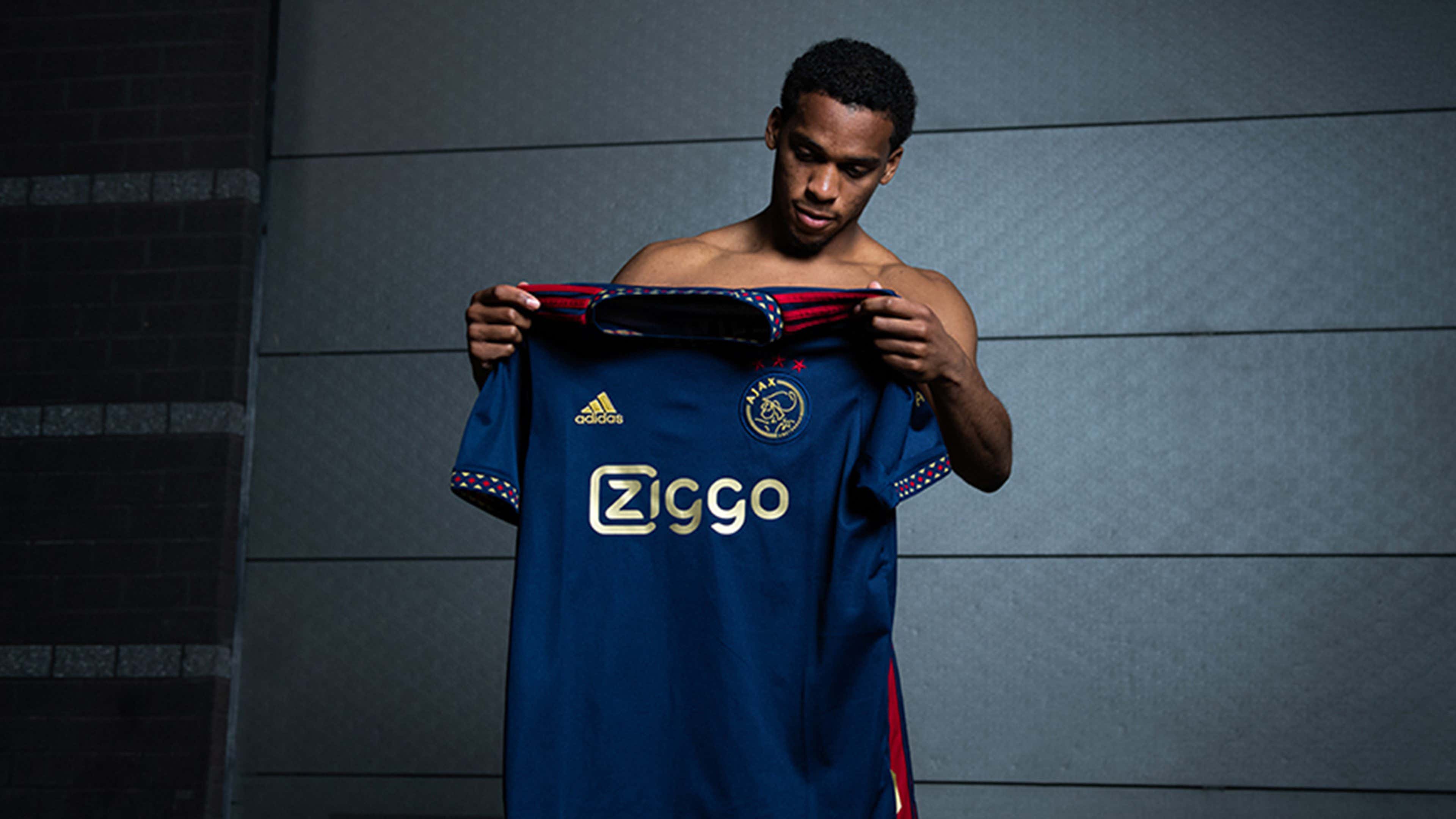 Draak stimuleren Ontvangst Ajax unveil their 'Golden Standard' 2022-23 away kit | Goal.com US