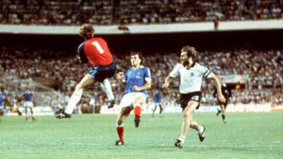 Harald Schumacher Patrick Battiston France Germany World Cup 1982