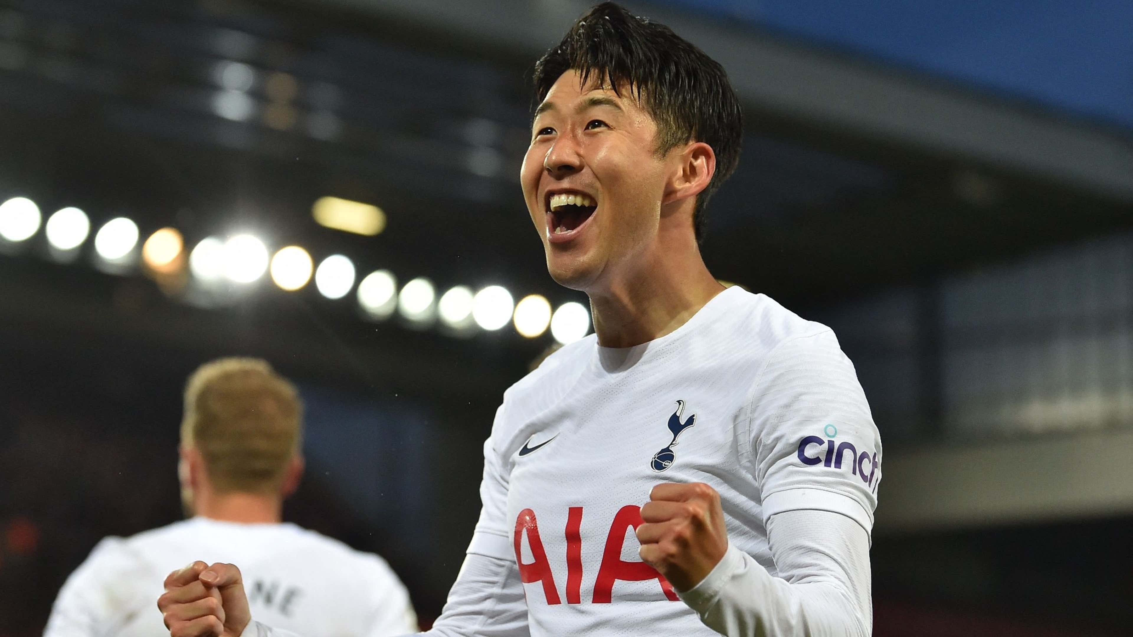 How Does Footballer Son Heung-min Pack for a Trip?