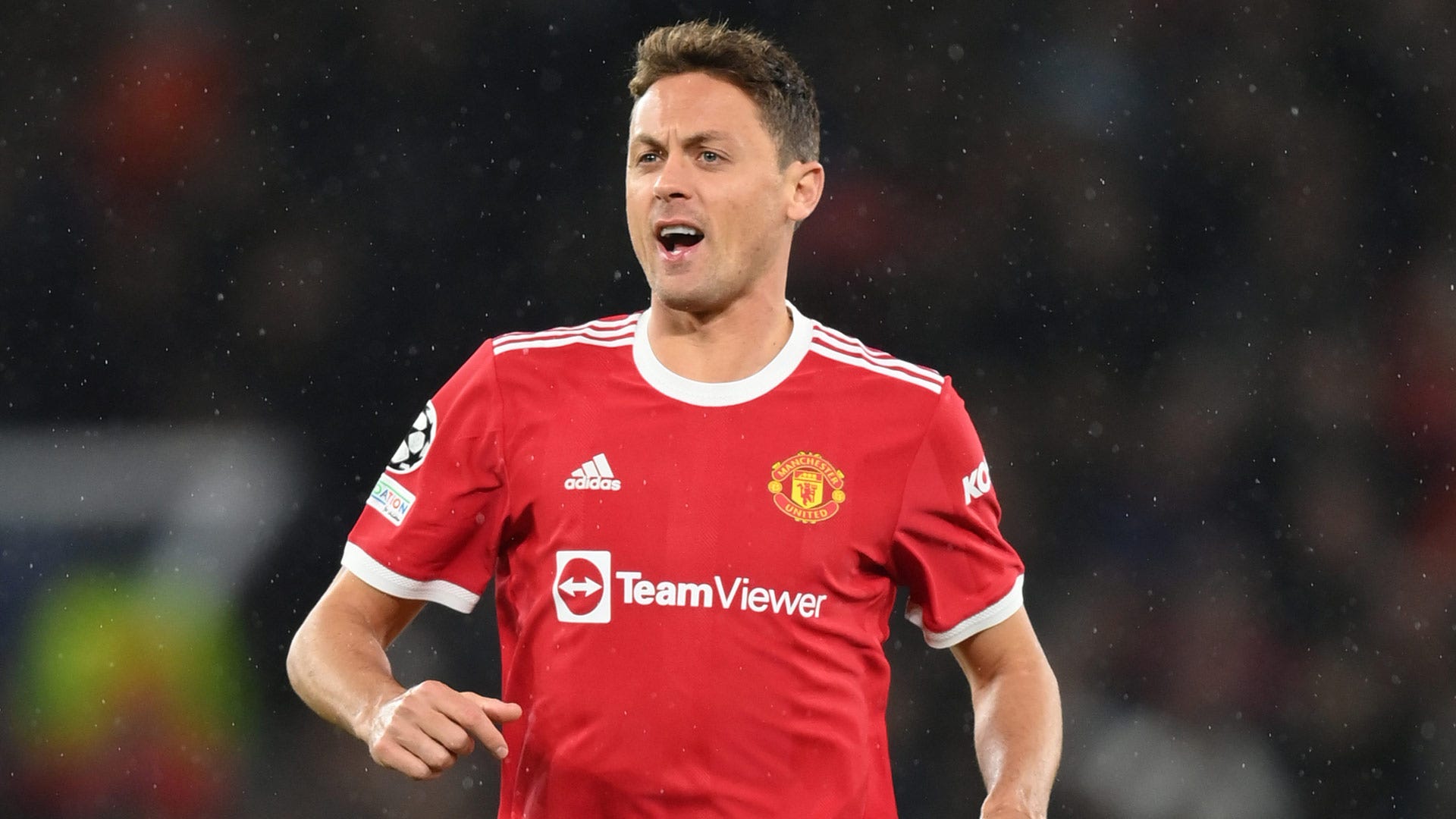 Departing Matic sends message to Man Utd fans telling them players are 'doing their best' and to 'keep supporting' | Goal.com India