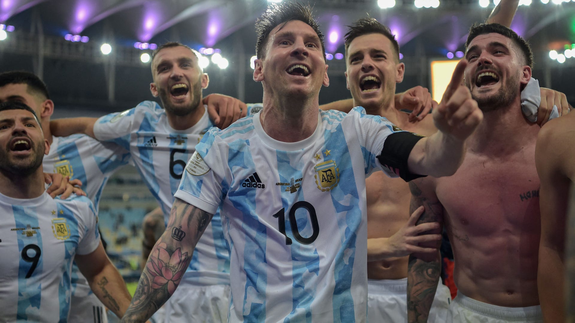 Messi là cầu thủ bóng đá có tầm ảnh hưởng rất lớn tại Argentina và toàn thế giới. Khả năng chơi bóng siêu việt của anh đã tạo nên nhiều pha bóng ấn tượng, mang tới những trận đấu kịch tính. Nếu bạn là fan của Messi, thì hãy xem ngay những hình ảnh đẹp nhất về anh trên website.