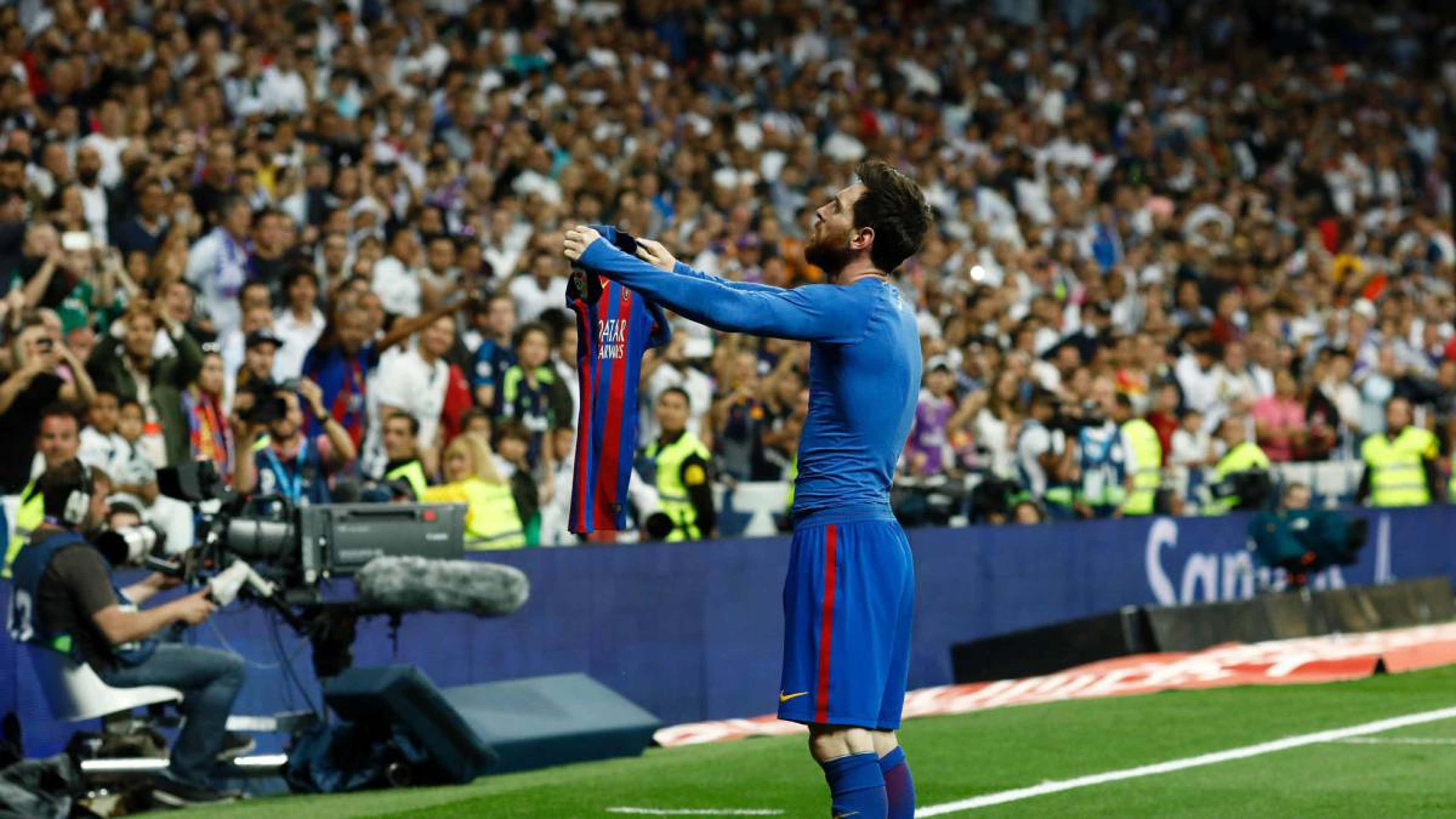 WATCH: Cristiano Ronaldo silences Barcelona fans at Camp Nou with his  iconic 'Calma' celebration in 2012