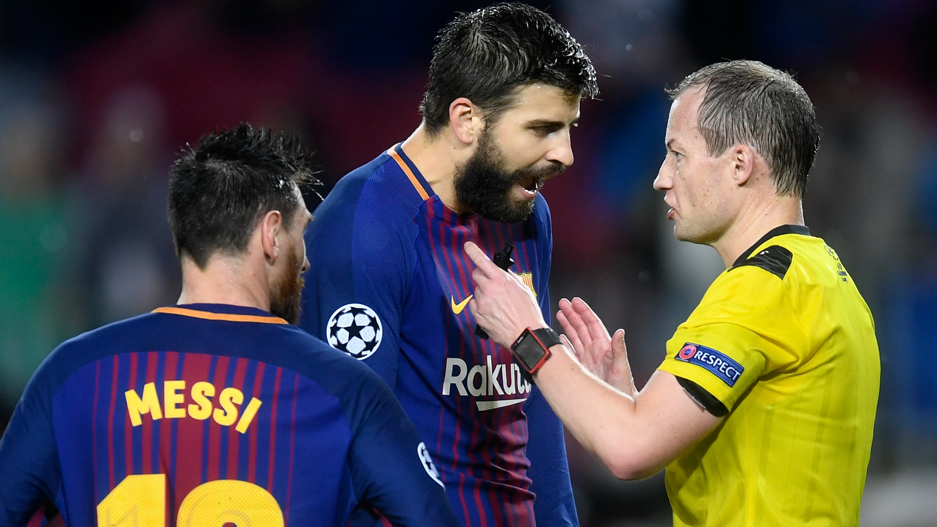 Gerard Pique Lionel Messi Barcelona referee