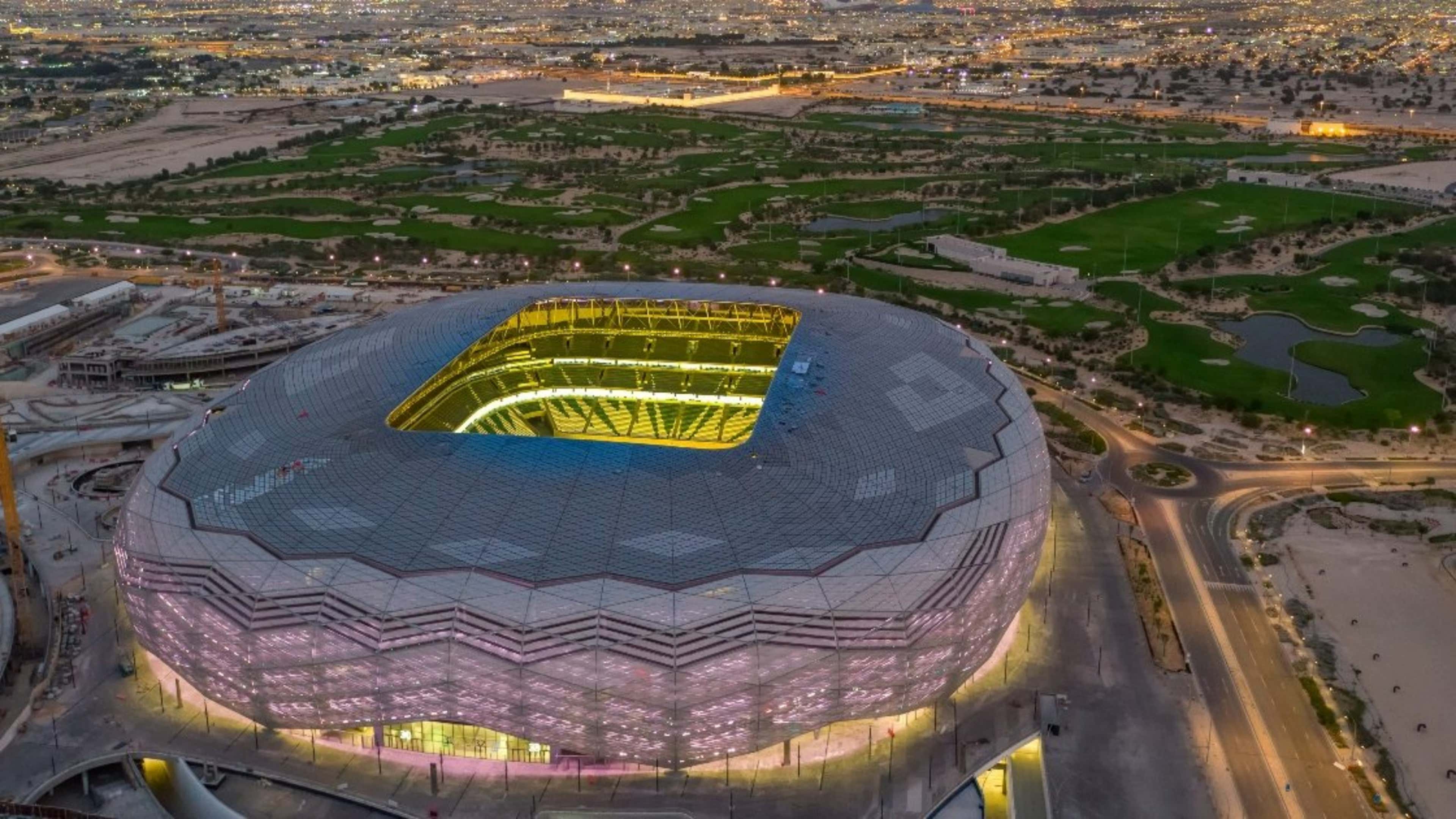 Conheça o estádio que fica em cima de shopping e pode até receber jogos da  Champions, futebol internacional