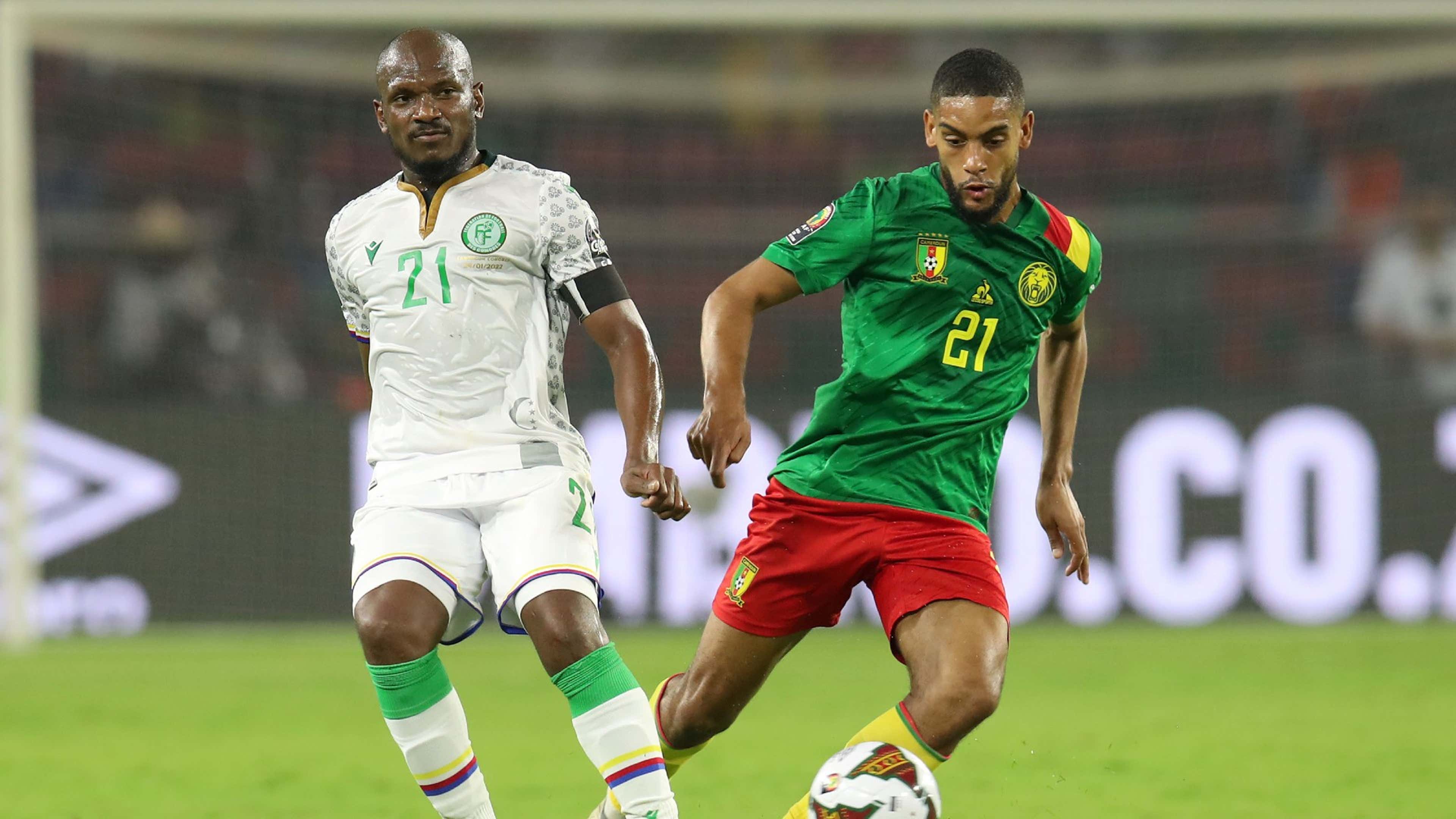 El Fardou Ben challenged by Jean Castelletto, Cameroon vs Comoros