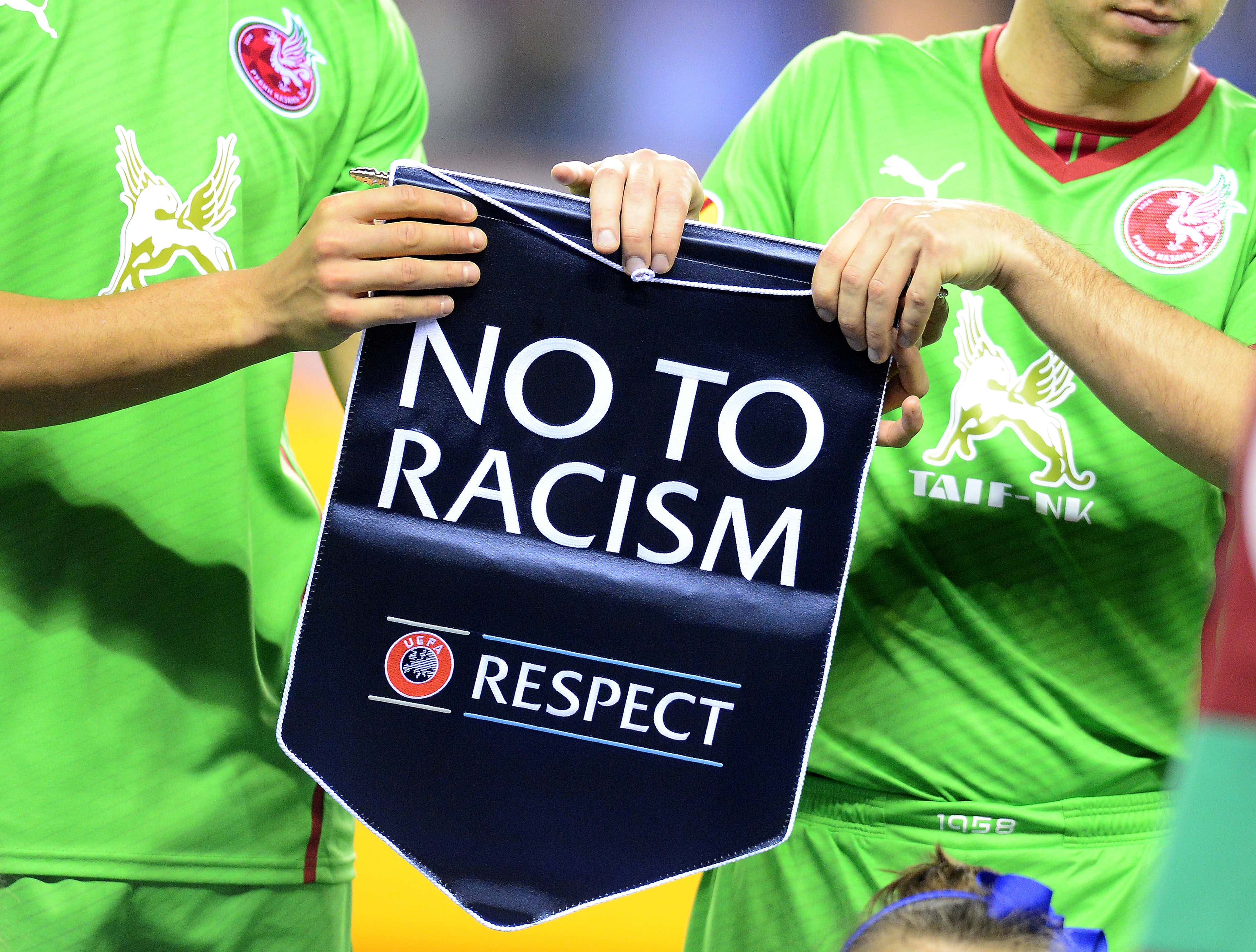 No al racismo futbol