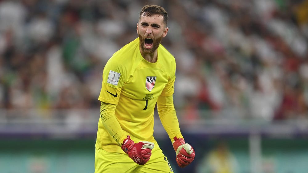 Former USMNT goalkeeper Brad Friedel thinks Matt Turner is too good to sit on the bench at Arsenal 