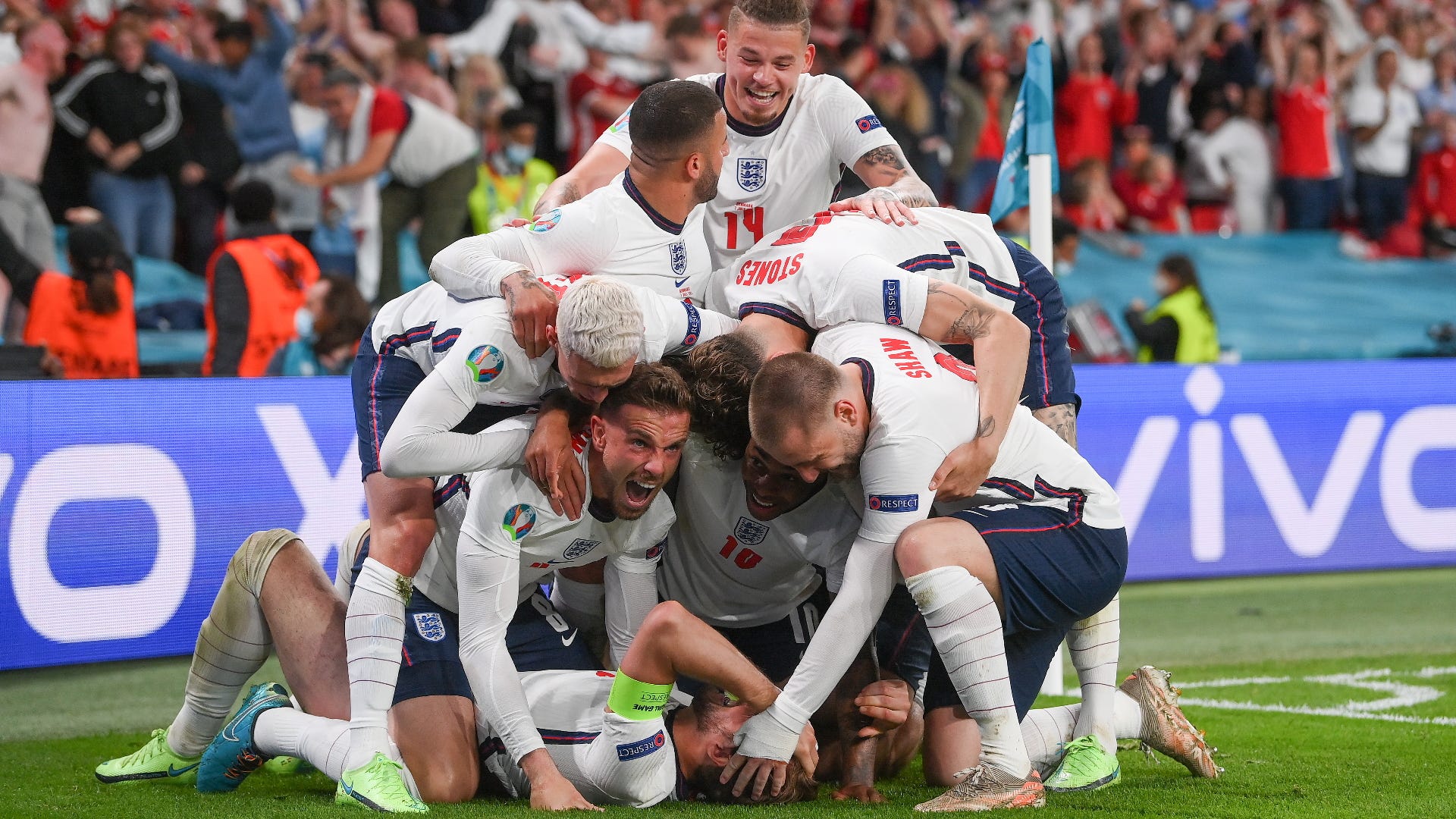 England celebrate Harry Kane penalty vs Denmark, Euro 2020