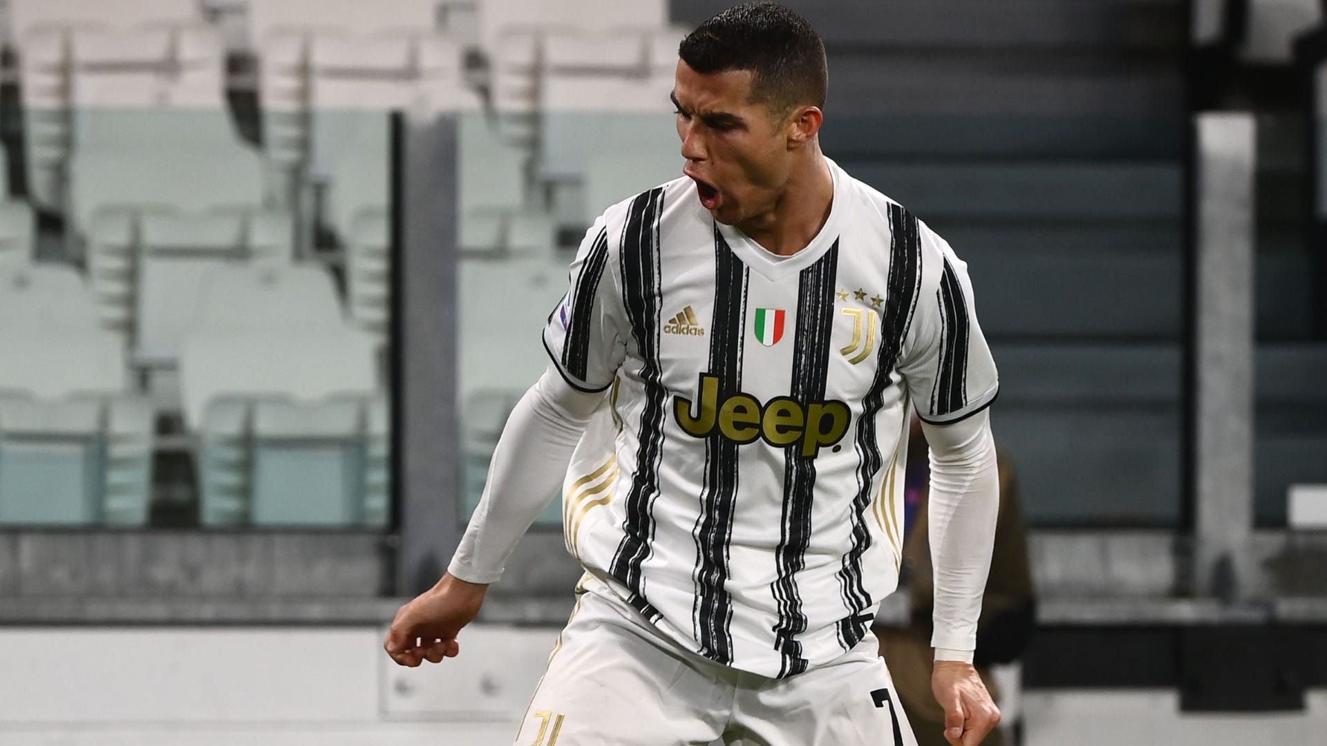 Cristiano Ronaldo celebrating Juventus Crotone Serie A