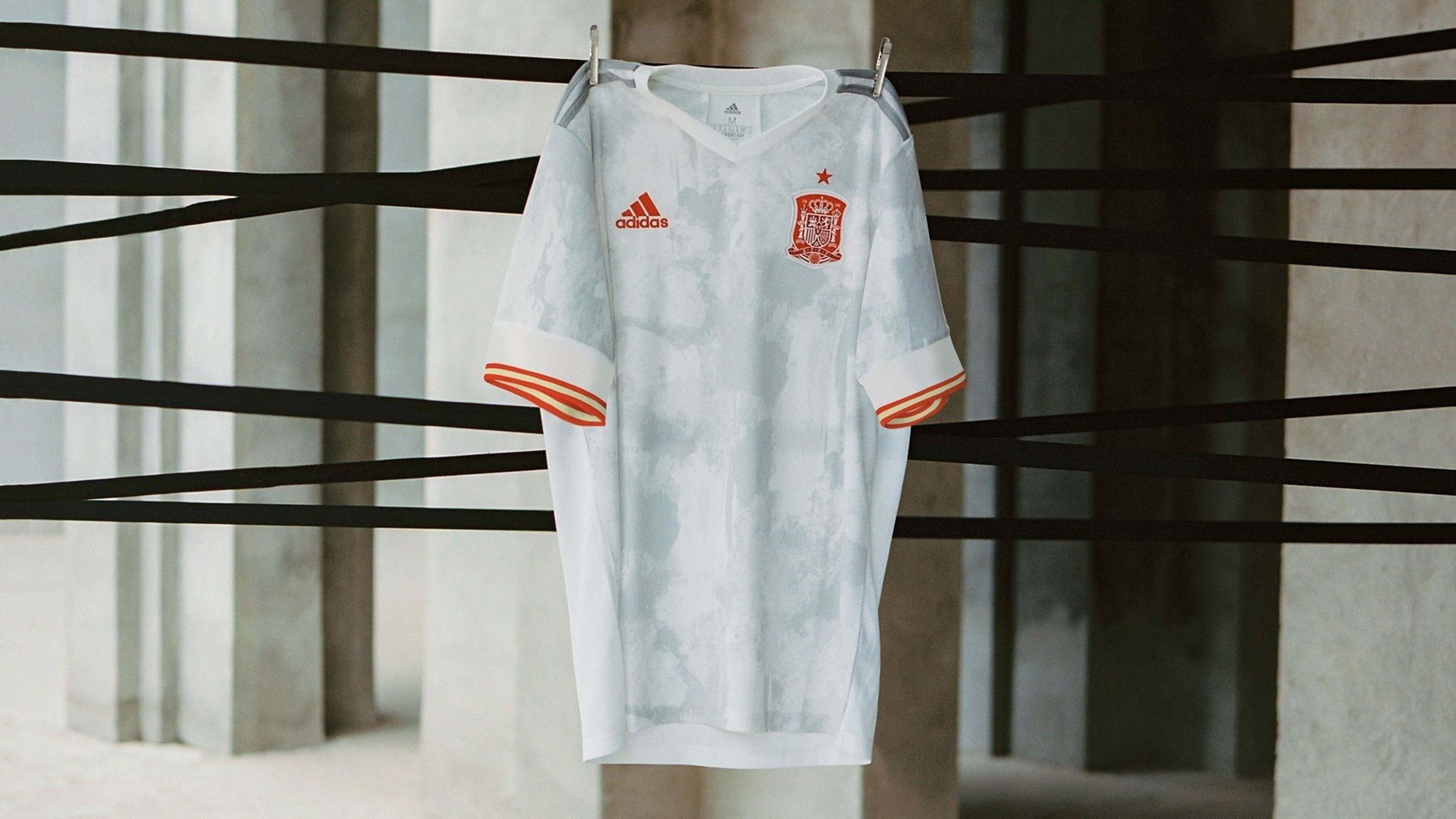 Desde allí Fangoso Construir sobre Camisetas de España para la Eurocopa 2021: diseño, precio, cuánto cuesta y  dónde comprar | Goal.com Espana
