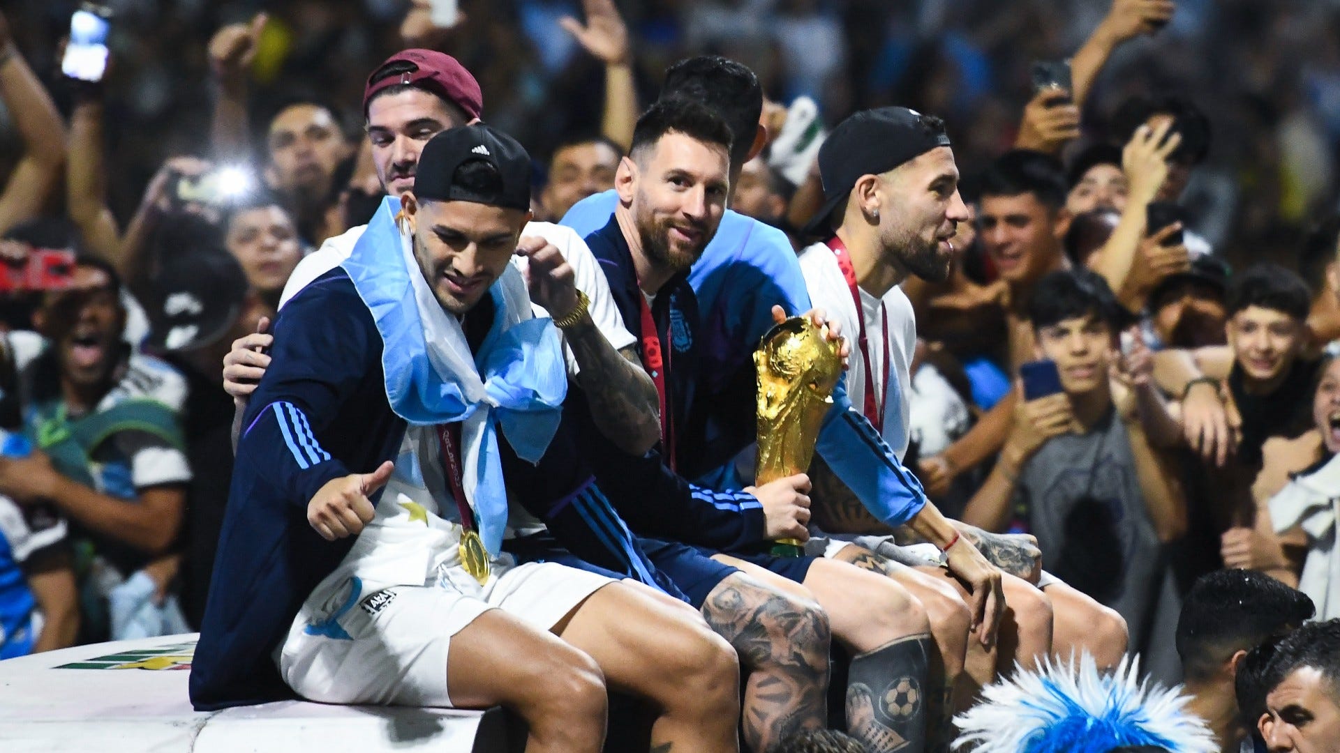 Casi accidente en autobús de Argentina: Messi y sus compañeros corren el riesgo de chocar contra el tendido eléctrico