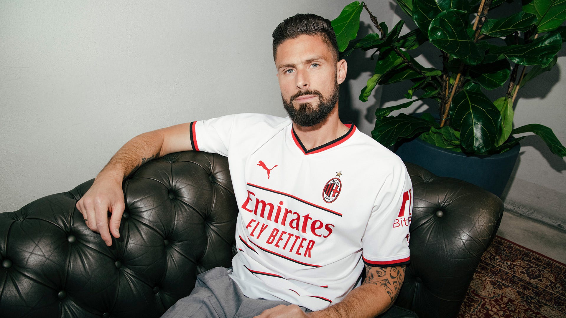 AC Milan and PUMA bring back to 1963 with their iconic white 2022-23 away | Goal.com US