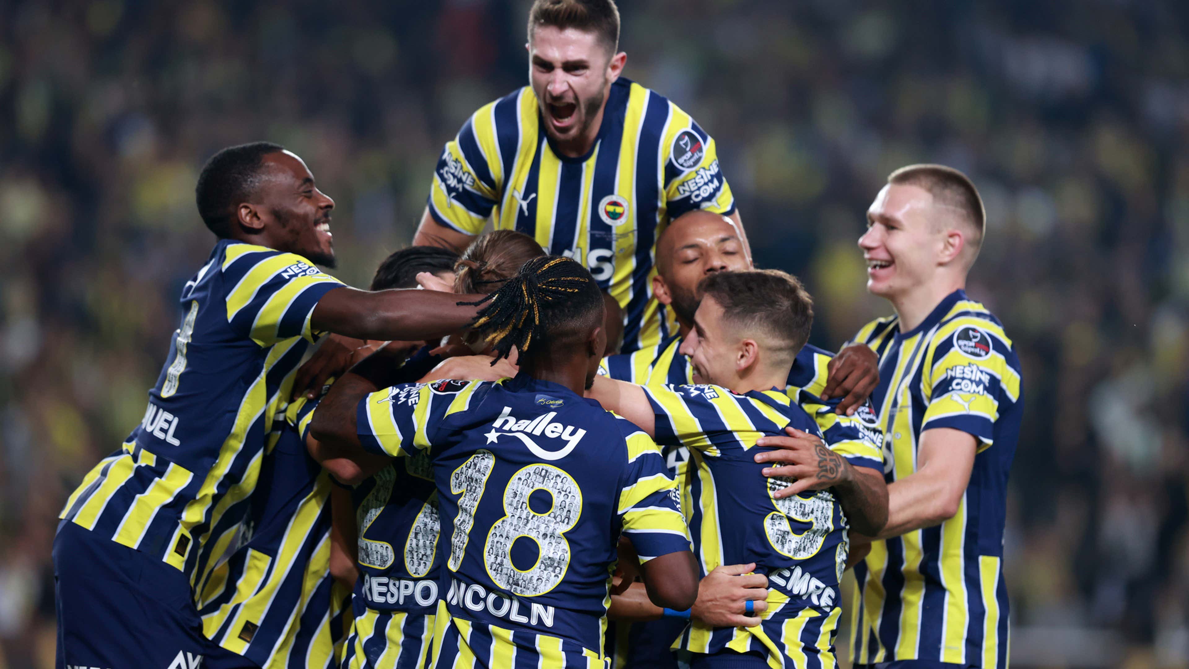 Kadıköy'de 9 gollü gecenin galibi Fenerbahçe oldu: Karşılaşma 4-3 Fenerbahçe üstünlüğüyle sonlandı | Goal.com Türkçe