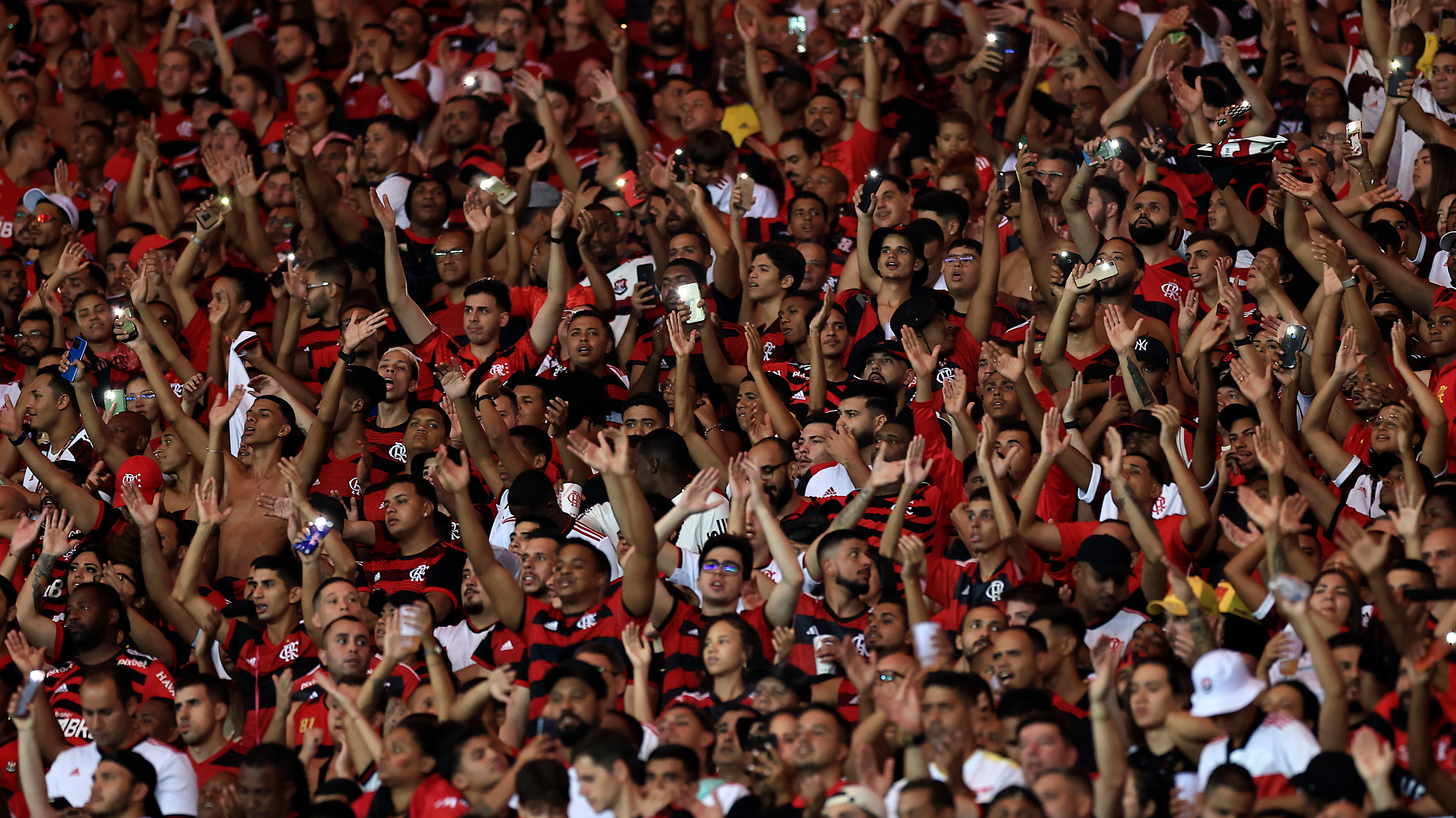 Flamengo transmite jogo no  com 2 milhões simultâneos e doações da  torcida