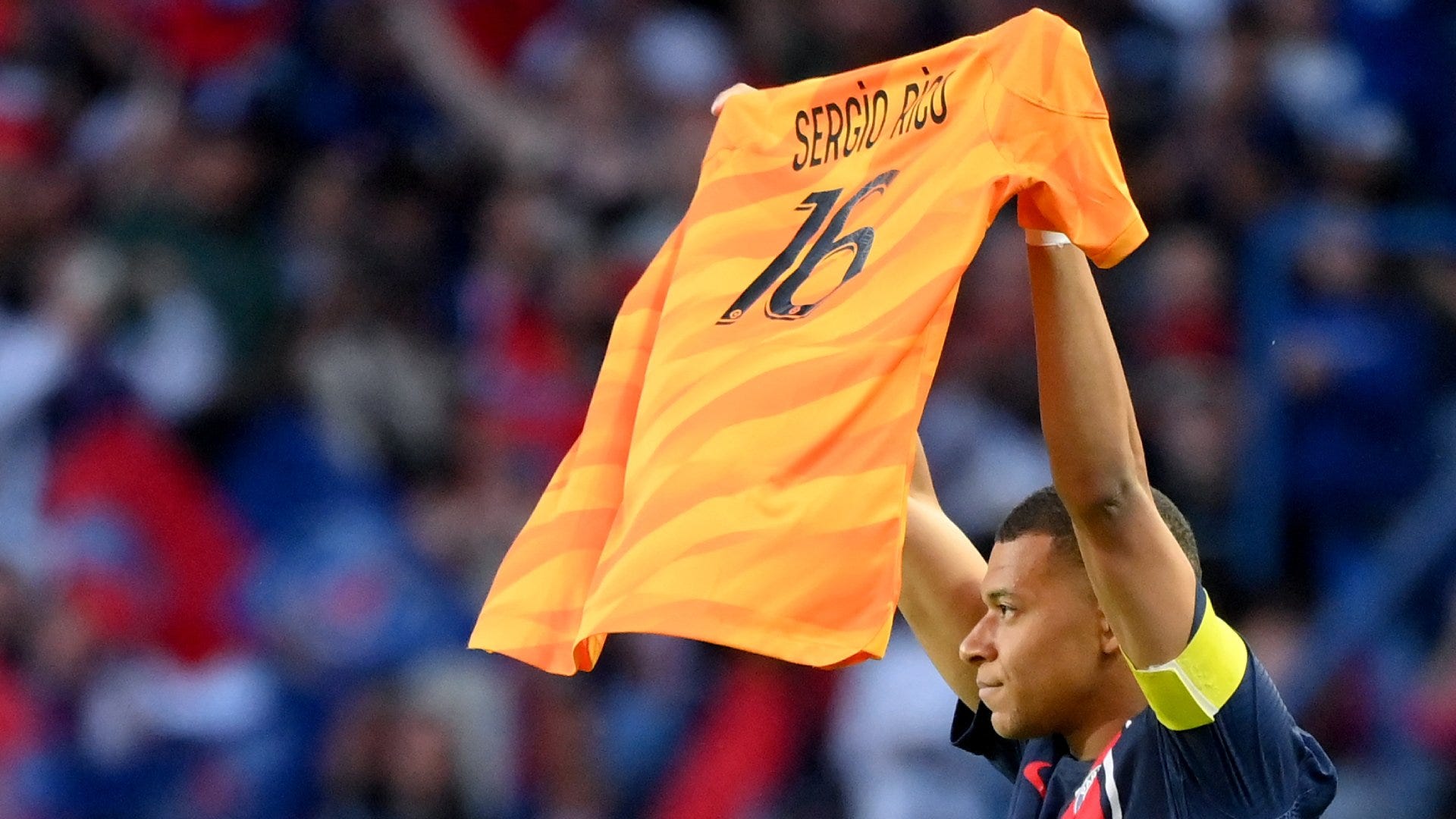 Kylian Mbappe and Paris Saint-Germain pay tribute to Sergio Rico in final Ligue 1 game of the season