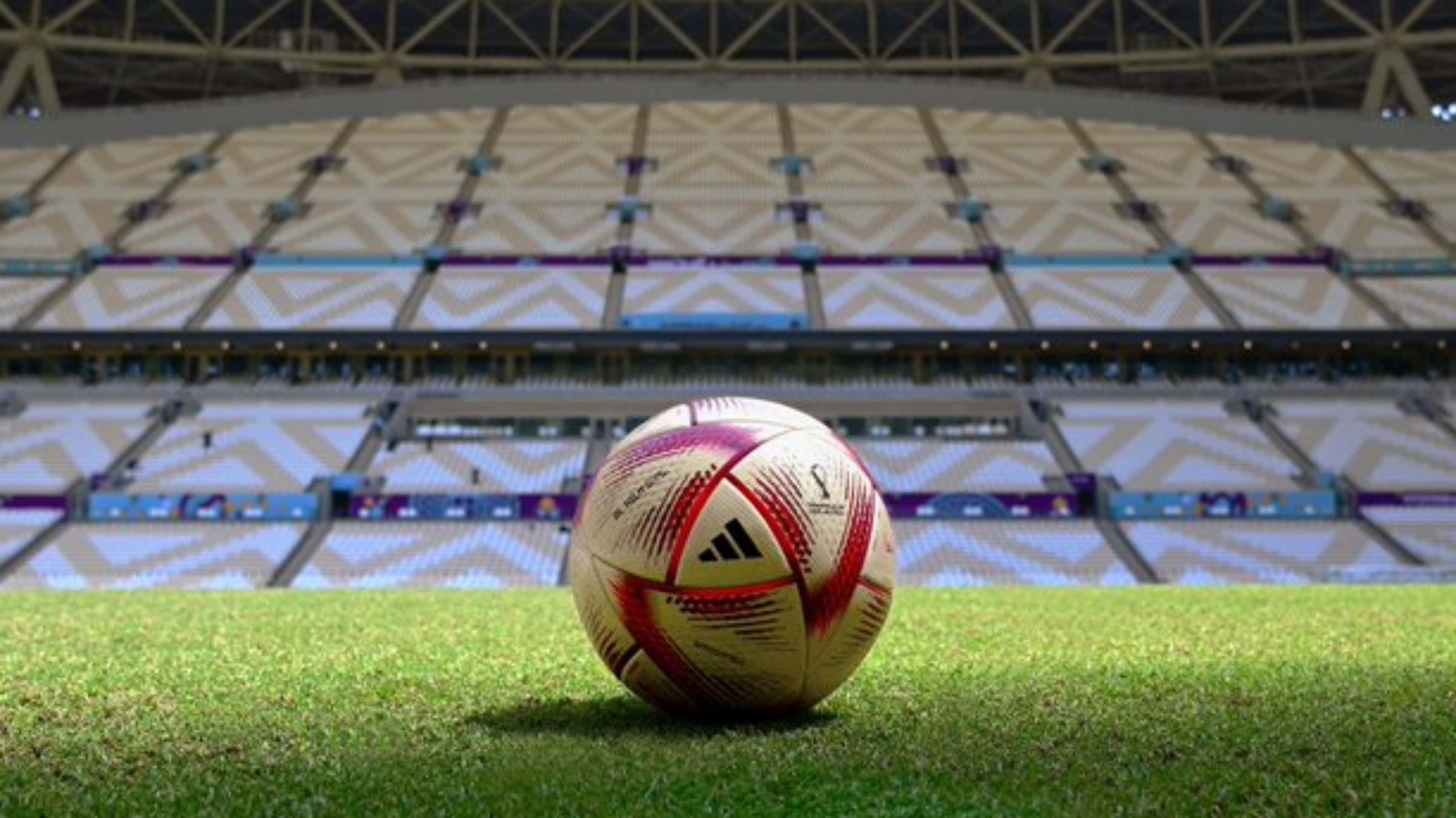 Adidas lança bola da Copa do Mundo do Qatar; veja fotos
