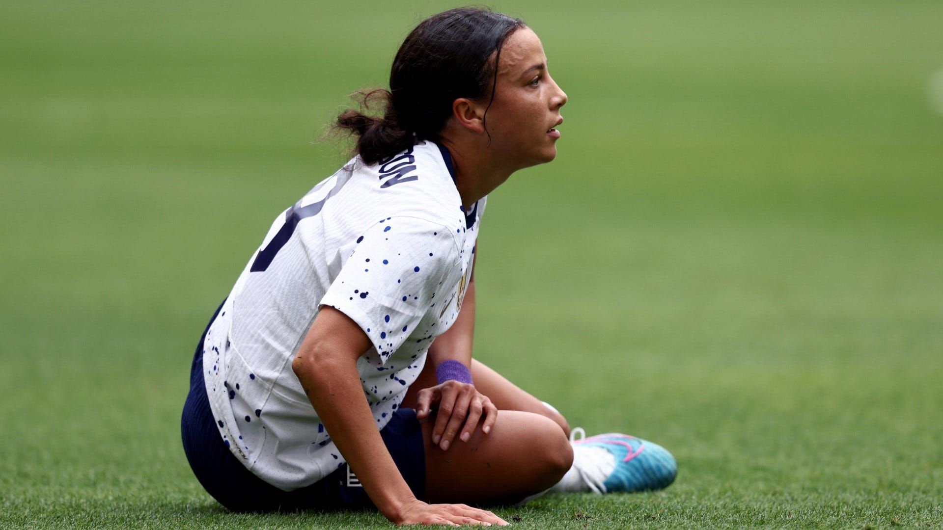 Mallory Pugh watches Swanson, 07/12/2019