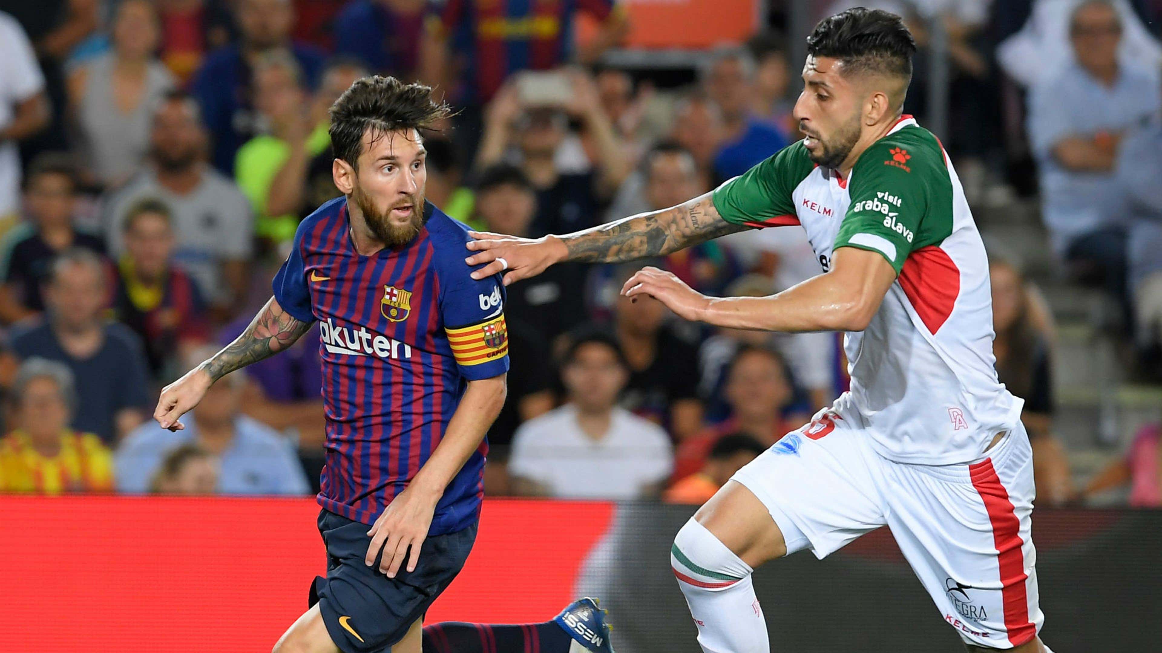 Lionel Messi Guillermo Maripan Barcelona Alaves La Liga 2018