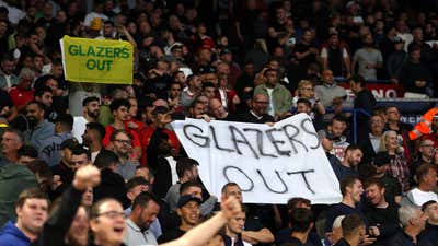 Manchester United fans Glazers Out