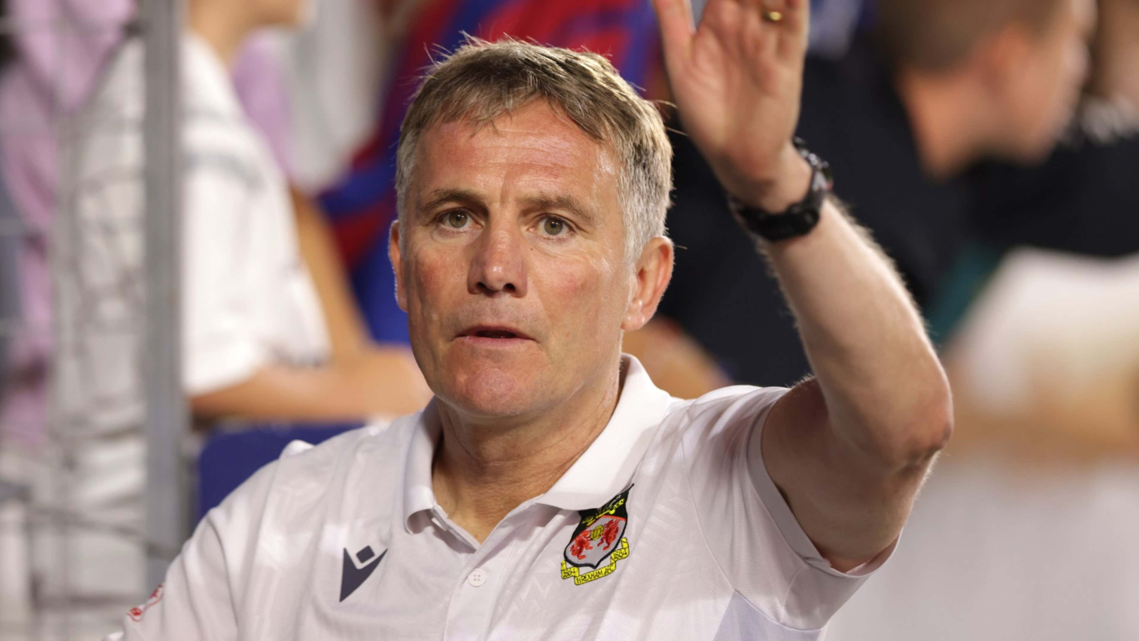 Man Utd unhappy with Phil Parkinson for 'inflaming' Paul Mullin situation  after Wrexham manager's harsh criticism of Nathan Bishop | Goal.com Nigeria