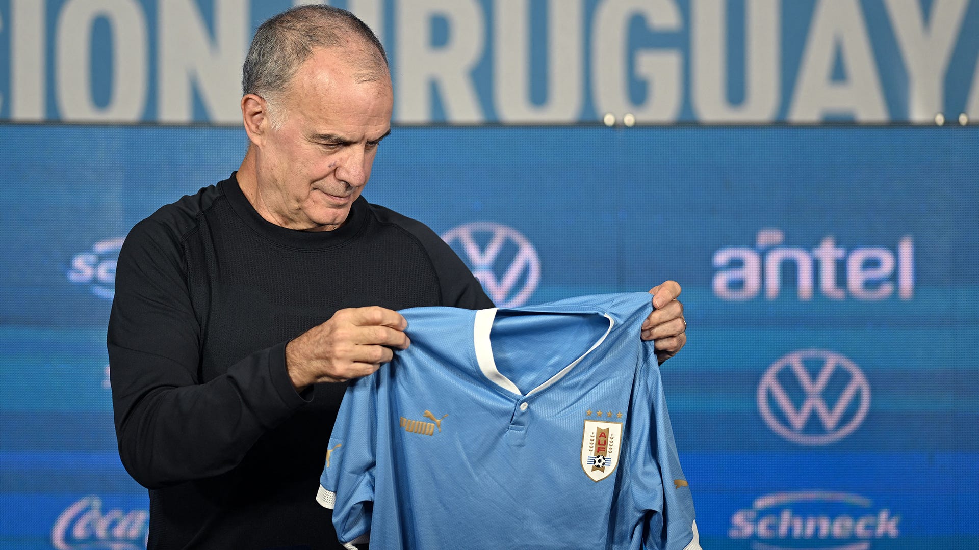 Uruguay anuncia a argentino Marcelo Bielsa como entrenador para