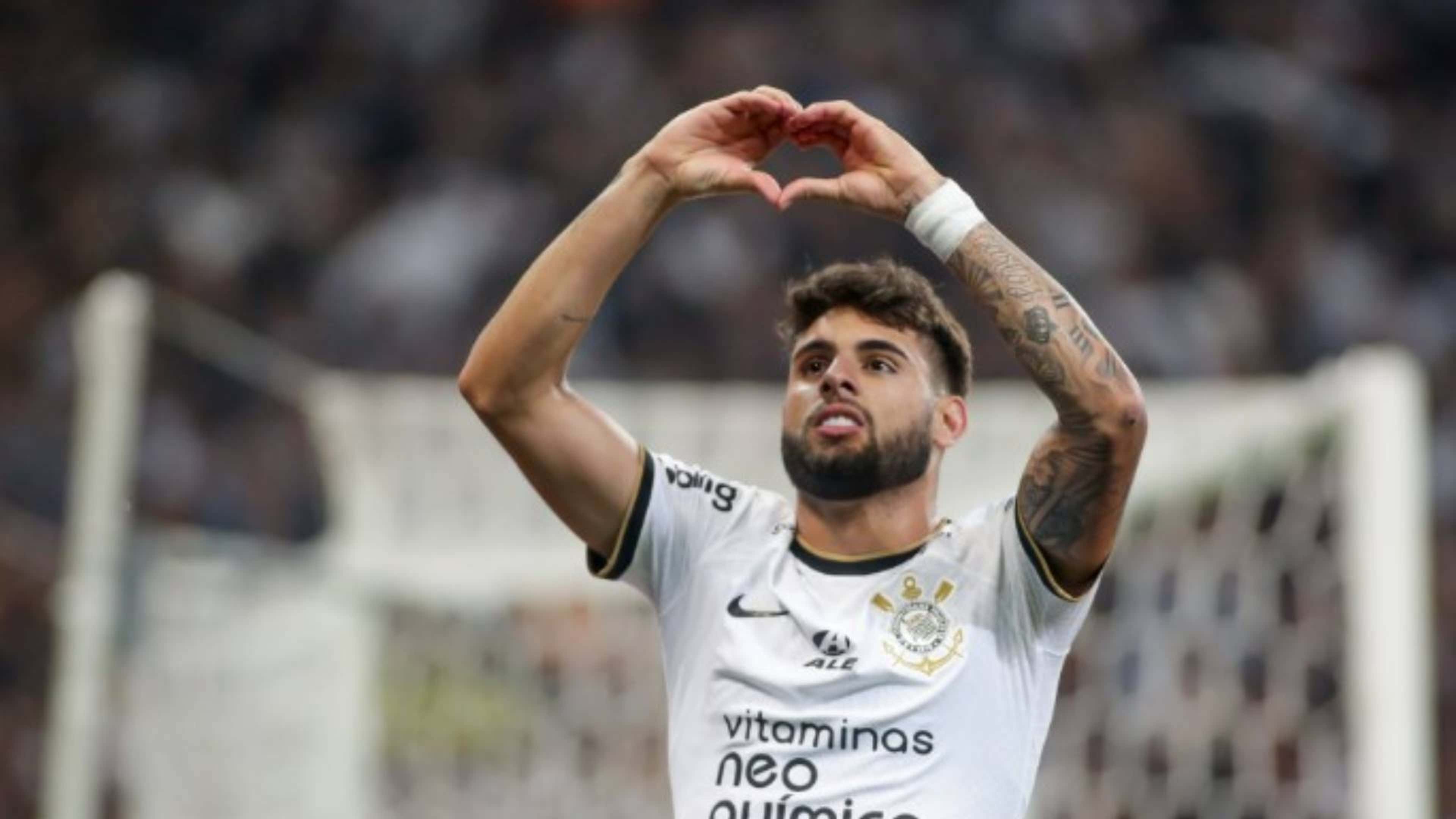 Corinthians vence Bragantino e fica mais perto do título da Copa
