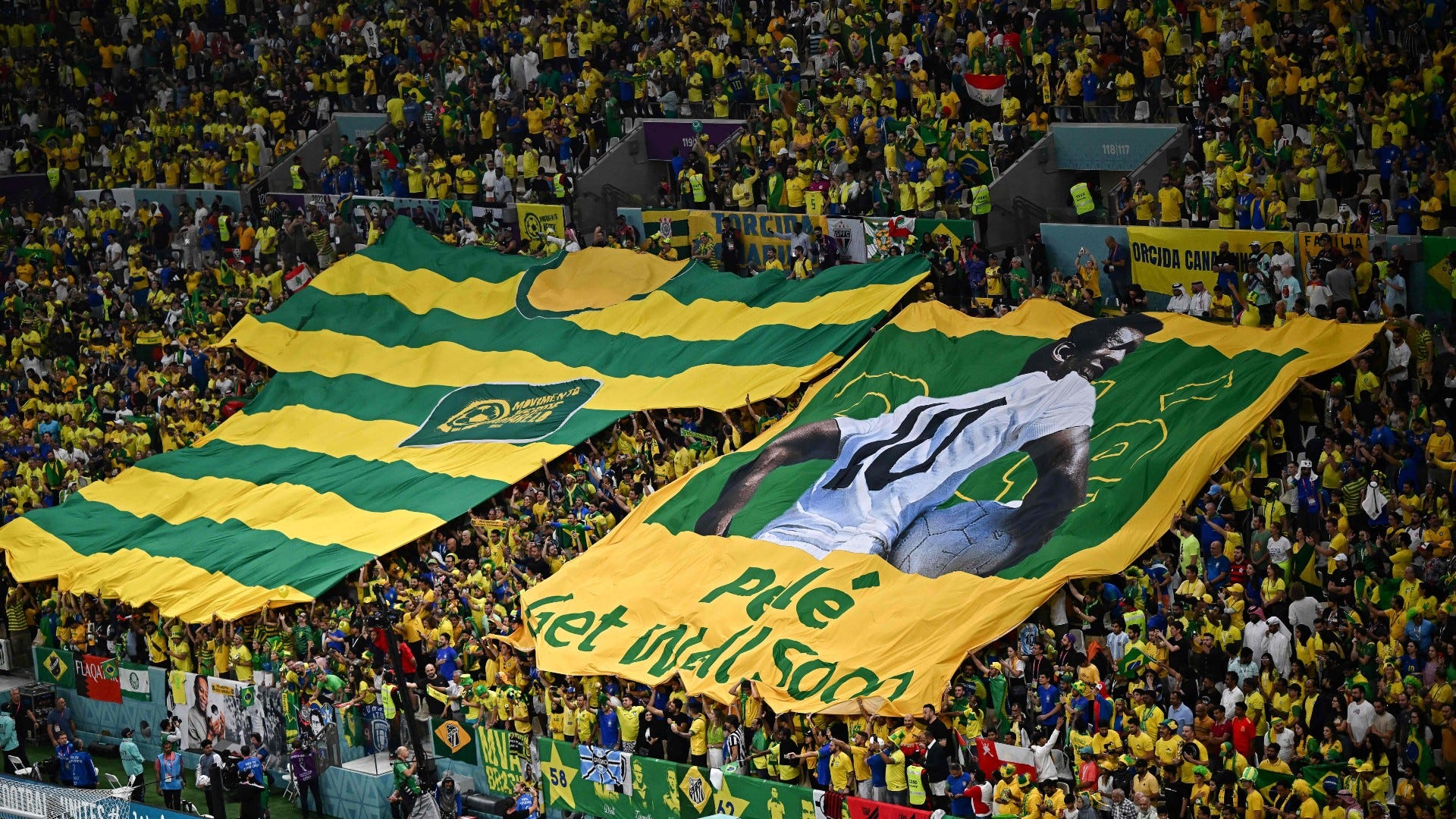 Pele 'Get well soon' banner Brazil