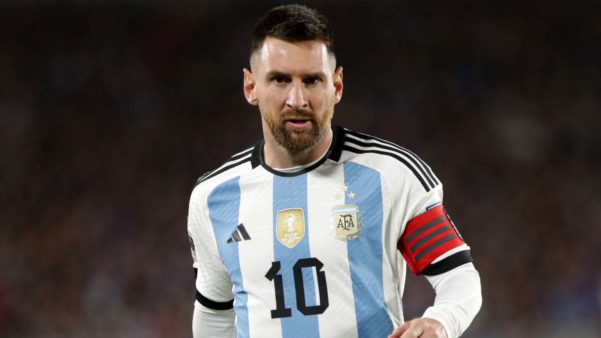 Lionel Messi’s Dedication Shines as He Opts to Stay with Argentina National Team Despite Sitting Out Game