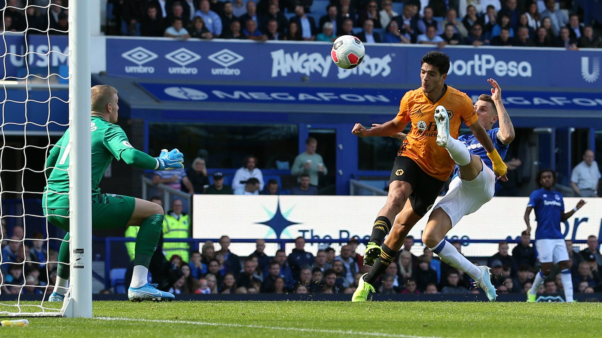 raul jimenez bicycle kick wallpaper