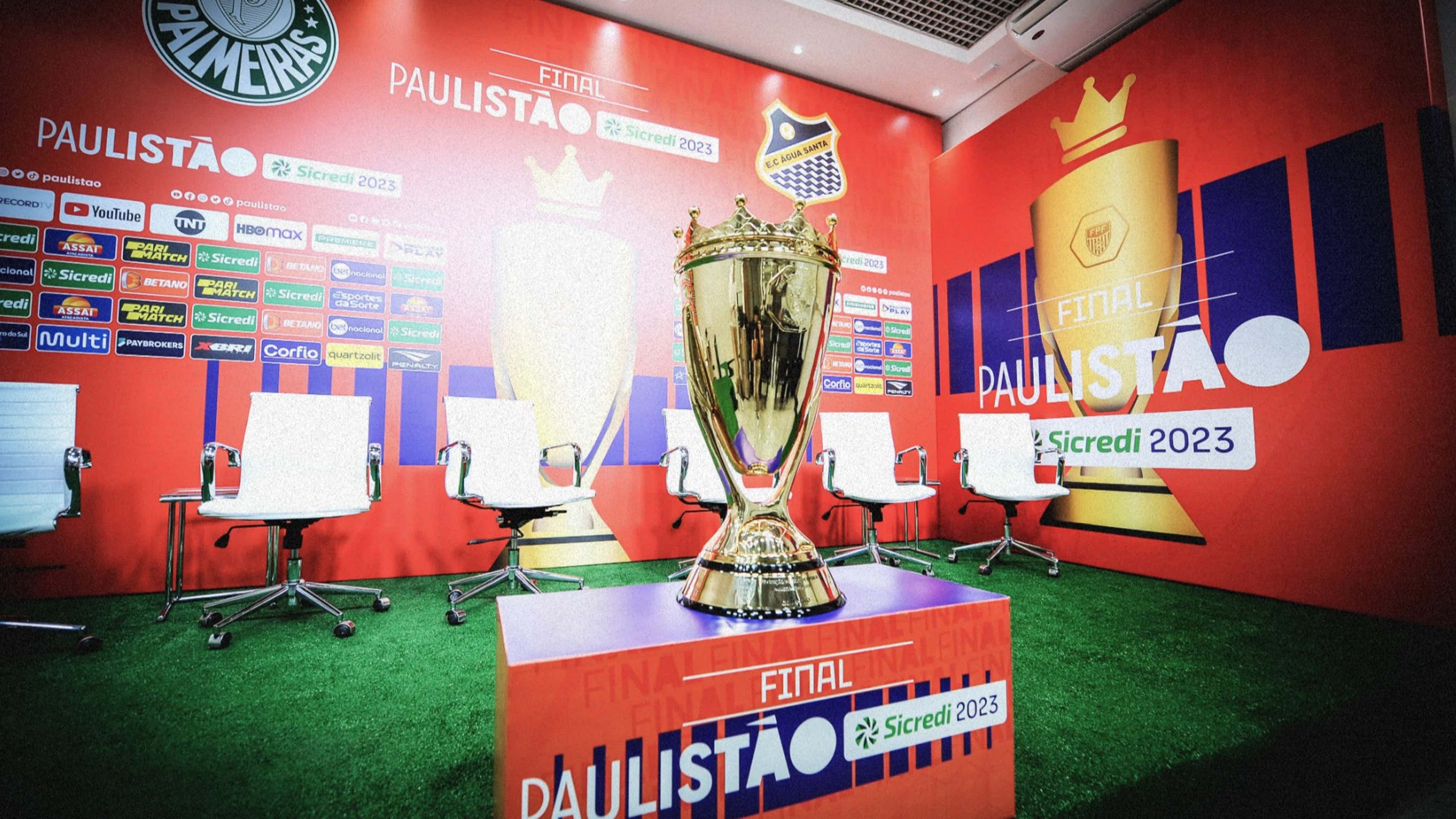 Troféu do Campeonato Paulista 2023 antes da final Água Santa x Palmeiras