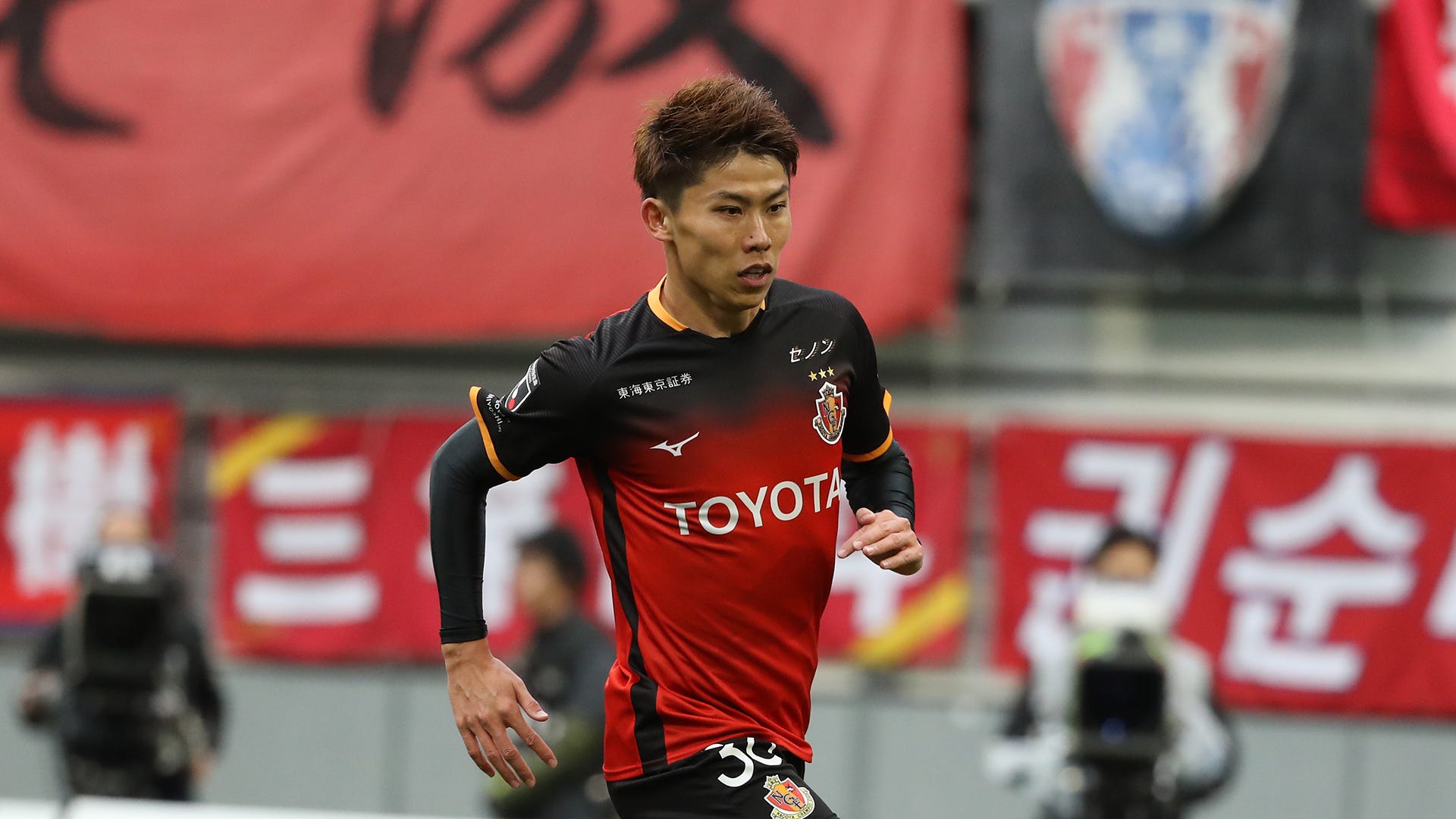 名古屋 Df太田宏介の右脛骨疲労骨折を発表 3か月の離脱へ Goal Com 日本