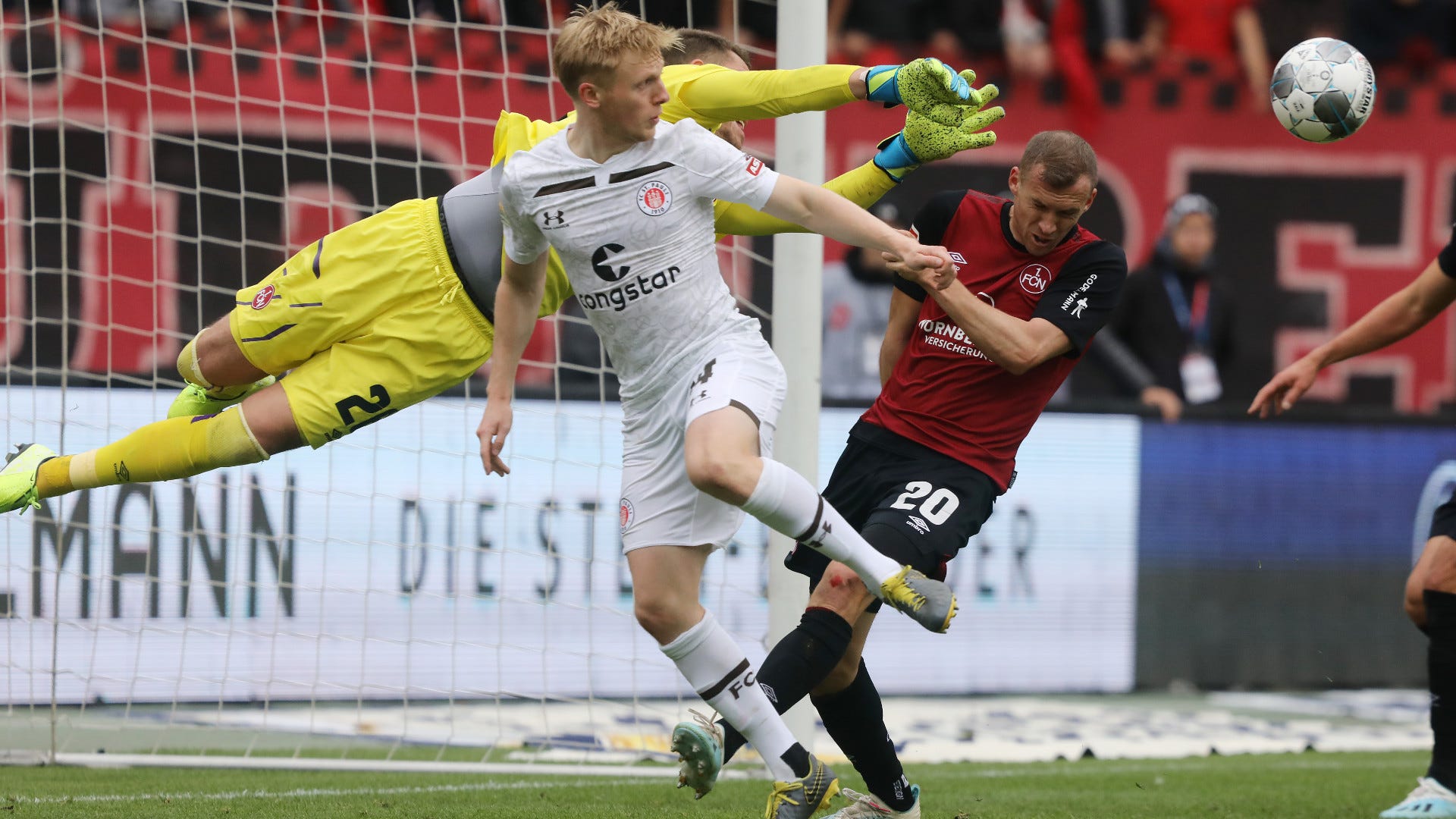 FC St. Pauli gegen 1