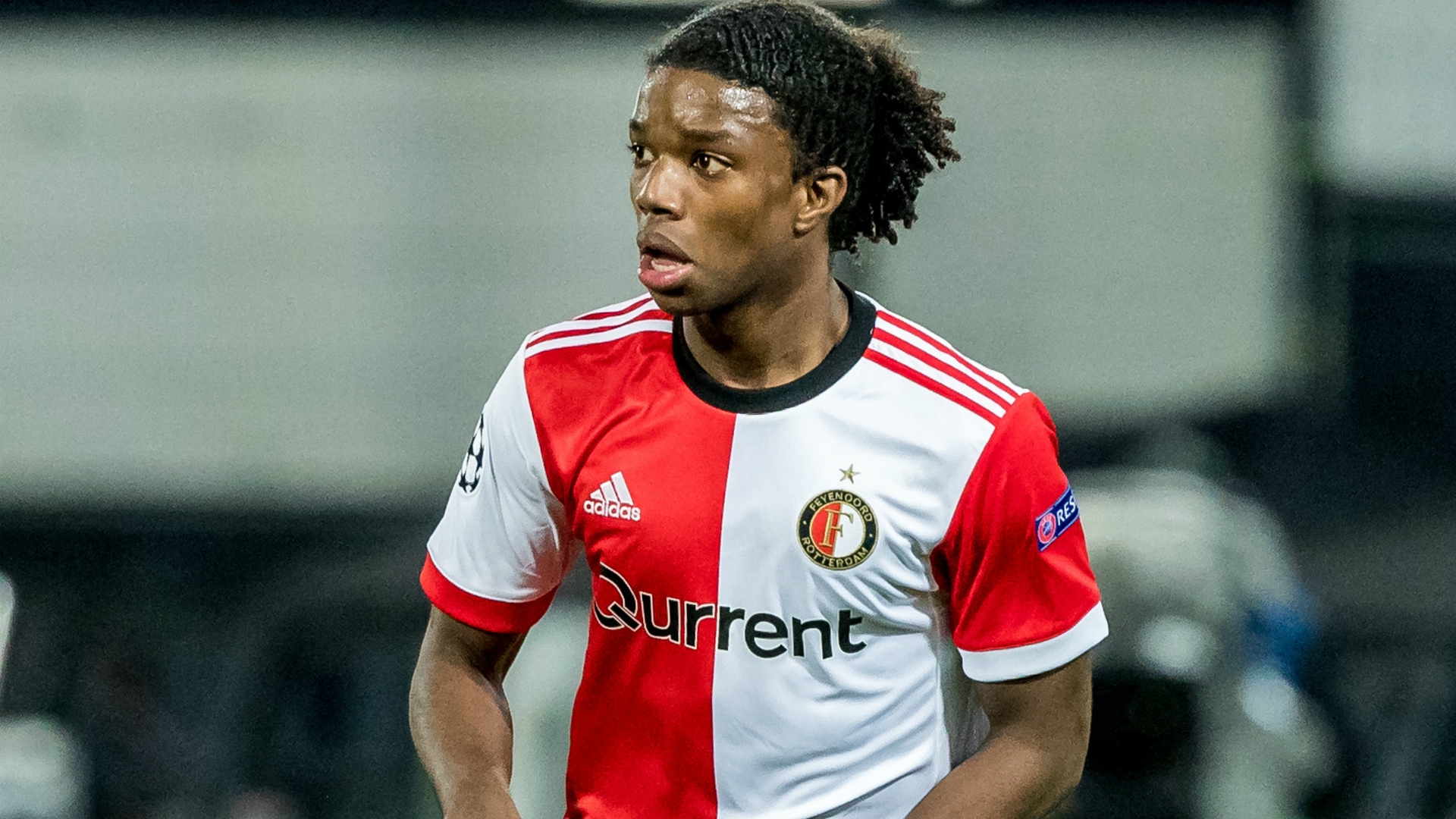 Zieke' Malacia wekt verbazing door 'gewoon' mee te trainen bij Feyenoord |  Goal.com