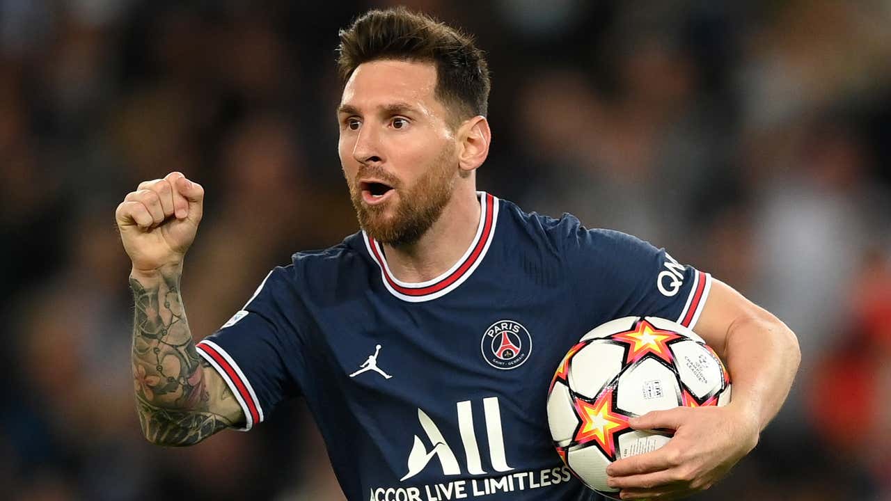 Messi sends positive message to PSG fans despite mixed debut season, saying: Good things are coming in 2022 - Goal.com