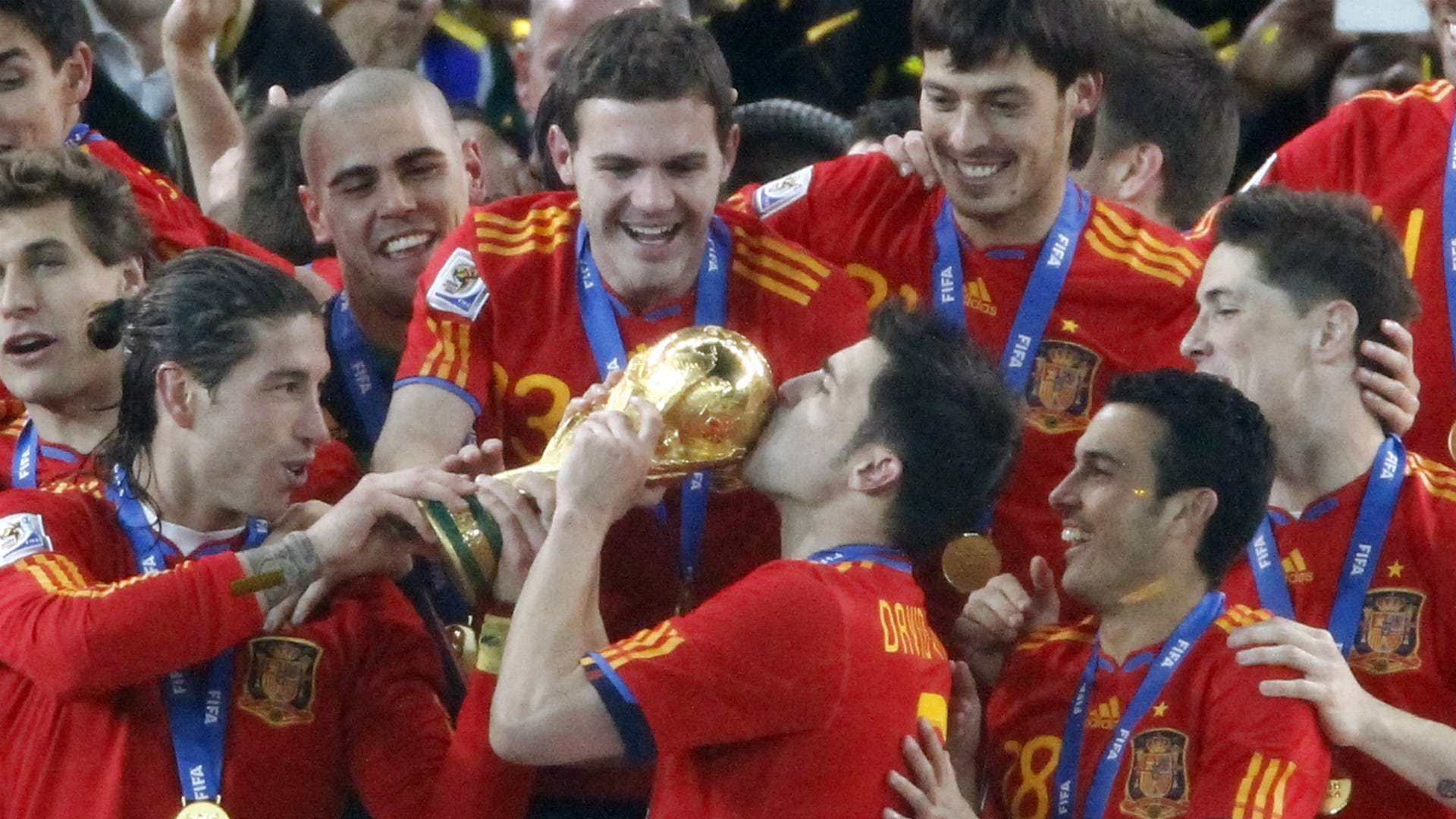 2010年W杯優勝のスペイン代表。当時のメンバーは今どこにいるのか