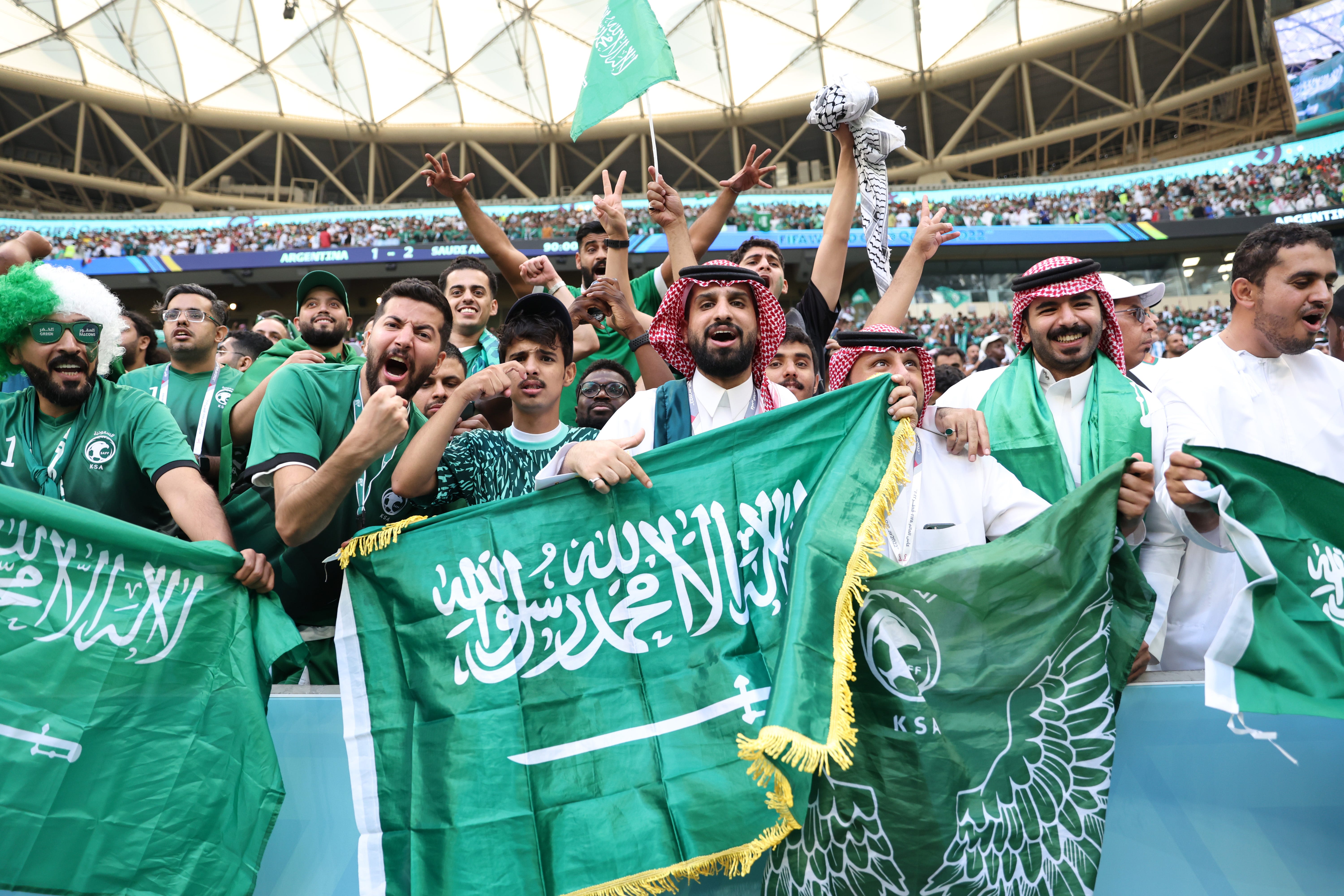 Saudi Arabia fans (embed only)