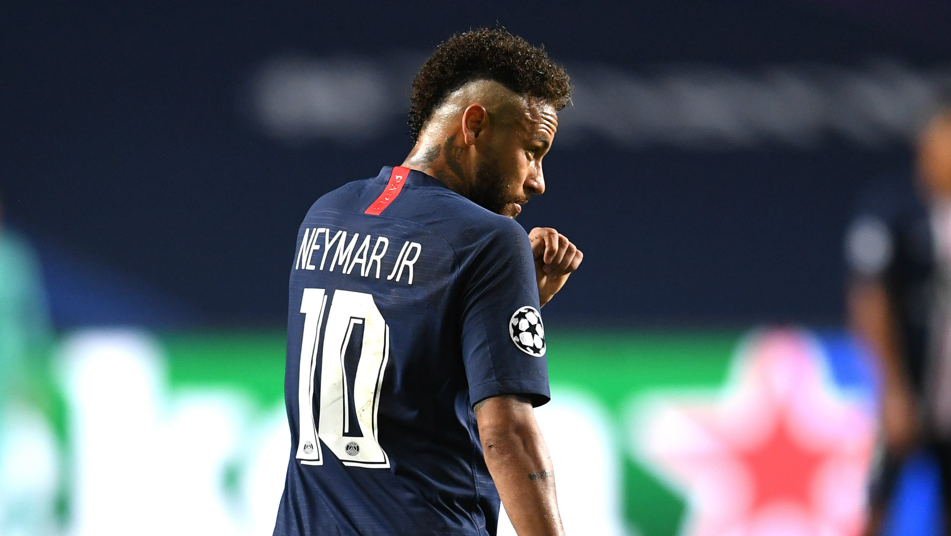 O fico de Neymar: de insatisfeito a 'filho' do presidente do PSG | Goal.com