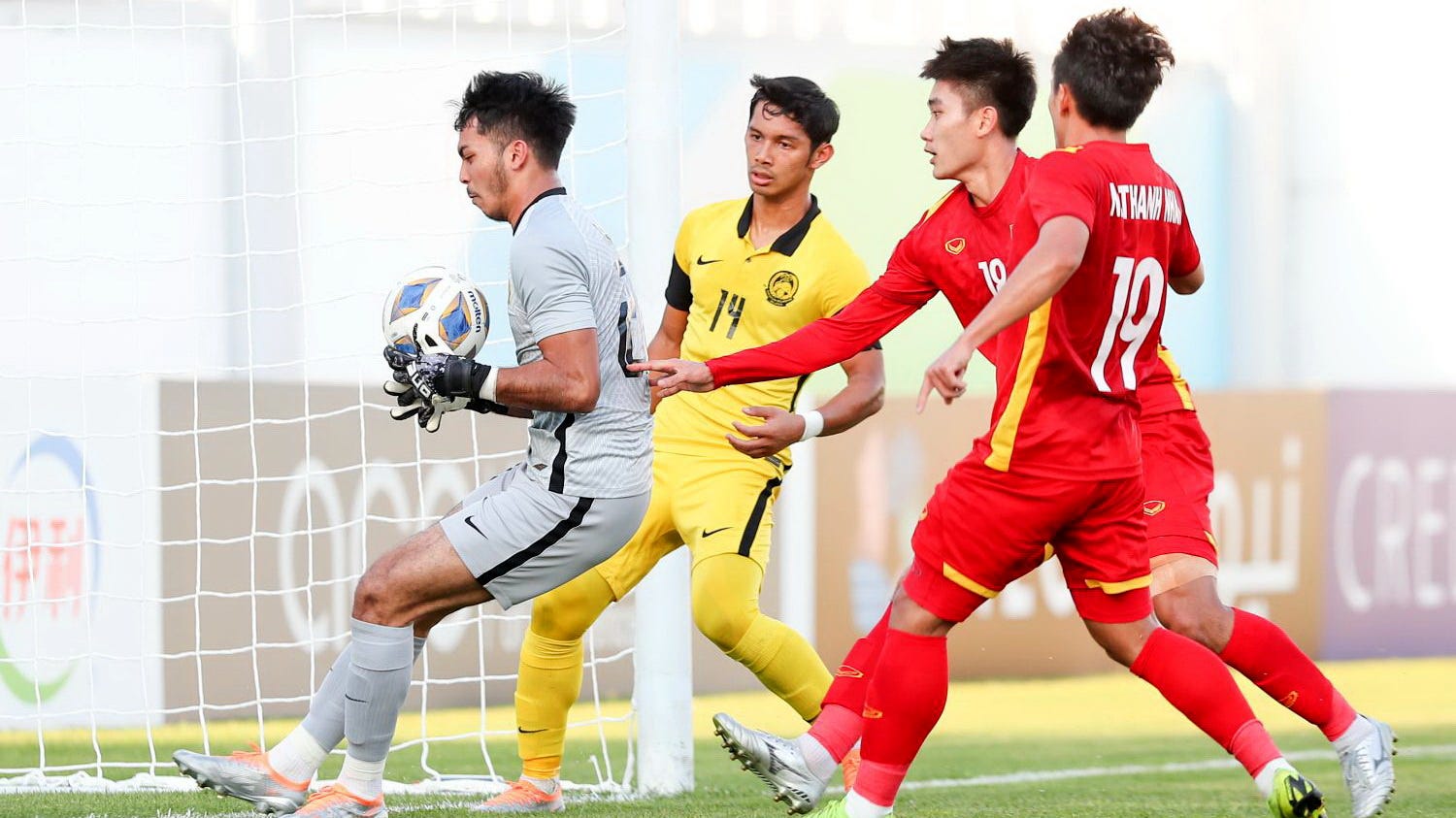 Zikri Khalili Firdaus Irman Nham Manh Dung Nguyen Thanh Nhan U23 Vietnam U23 Malaysia 2022 U23 AFC Asian Cup