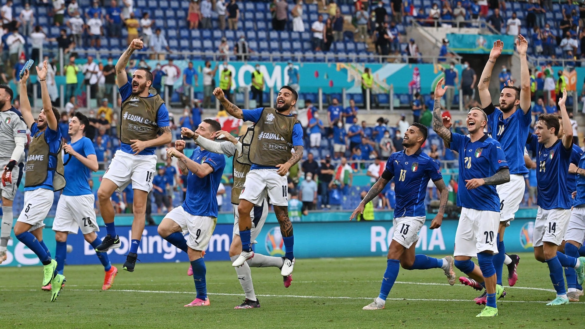 Italy celebrate vs Wales Euro 2020