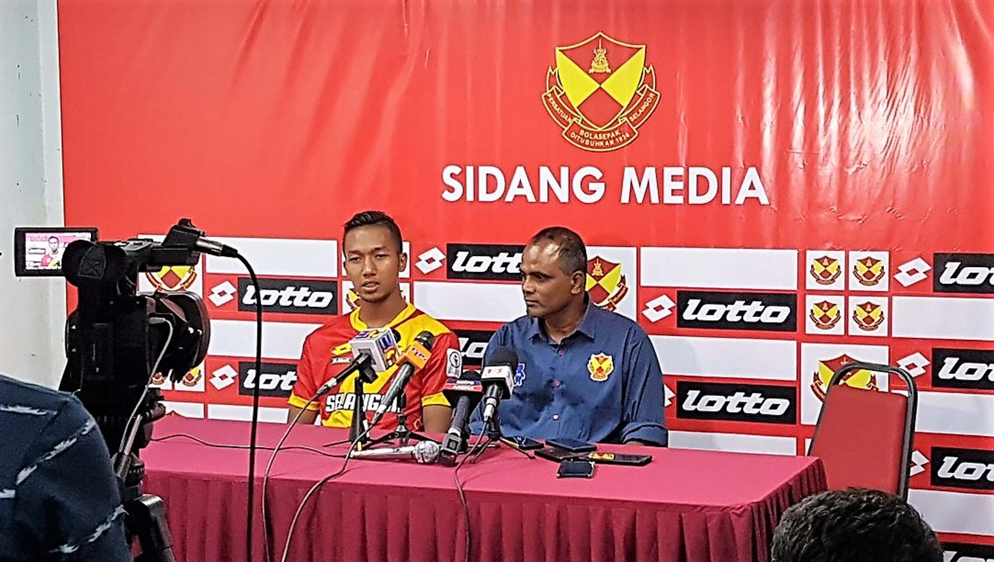 Selangor head coach P. Maniam (right) and Adam Nor Azlin following their match against Pulau Pinang 21/1/2017
