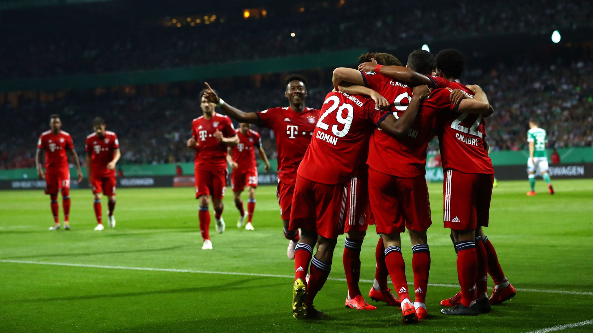 Kraftakt gegen Werder Bremen FC Bayern zieht ins Pokalfinale ein DFB- Pokal Goal Deutschland