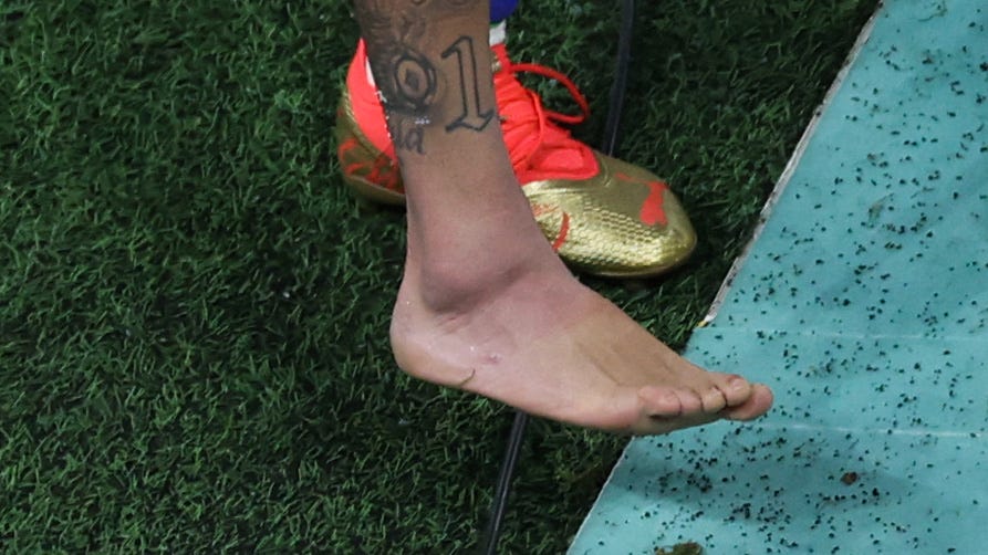 Qual a lesão de Neymar que fez o camisa 10 chorar no jogo do Brasil? |  Goal.com Brasil