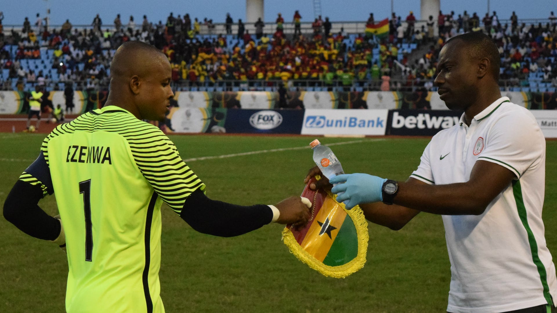 EXTRA TIME: Ezenwa celebrates Man of the Match award vs. Angola | Goal