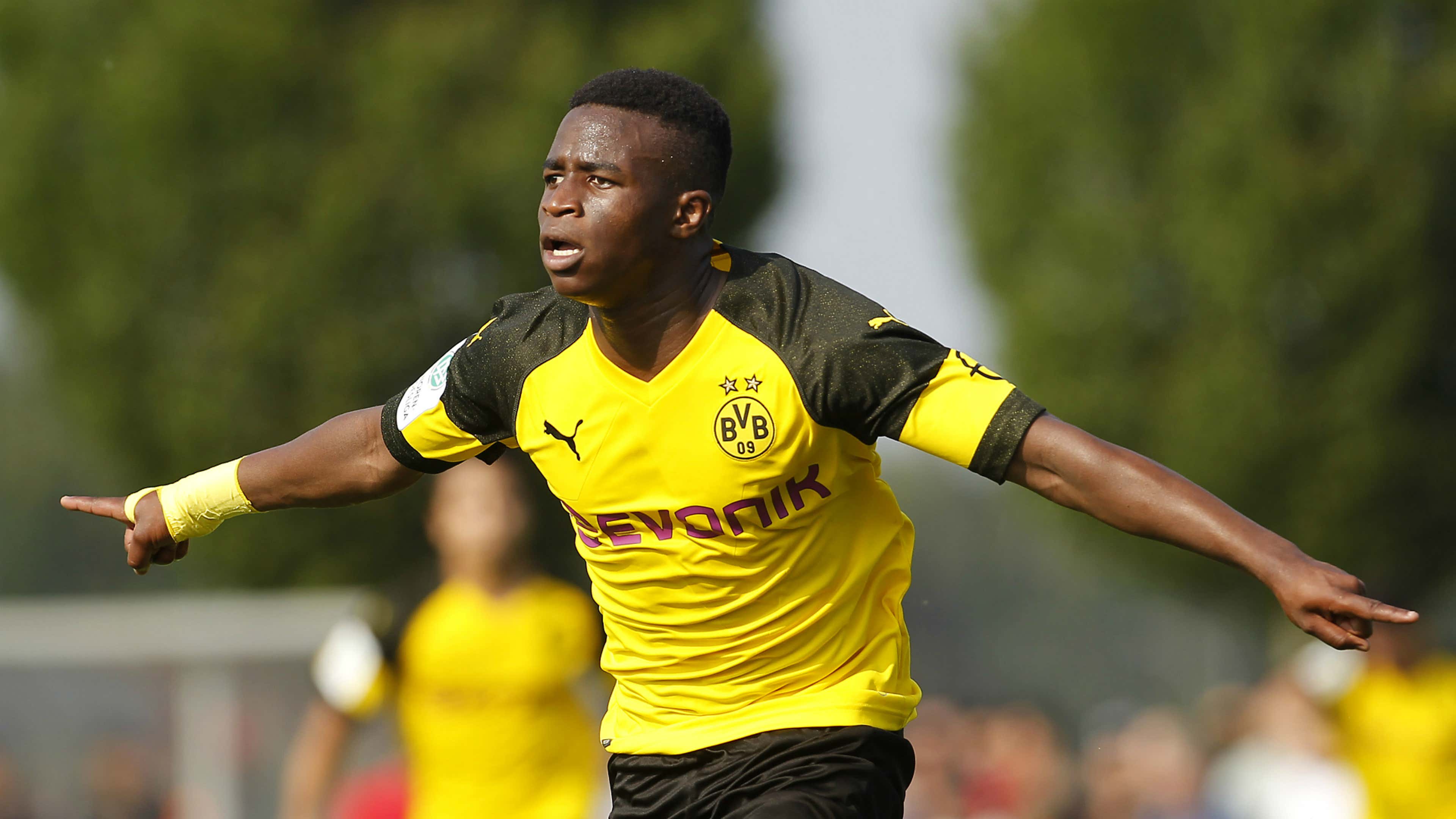 Youssoufa Moukoko Borussia Dortmund 06102018