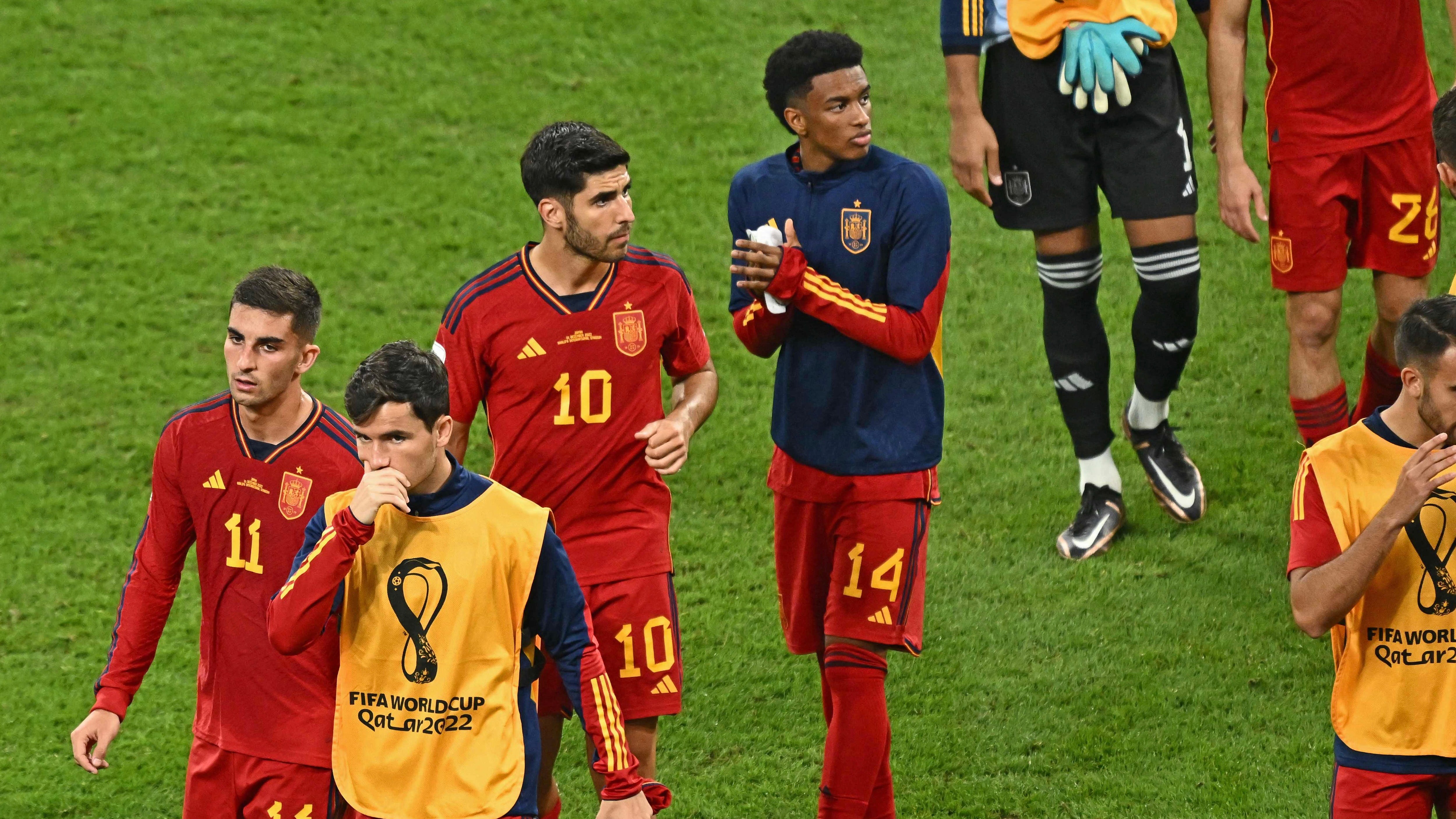 選手達の顔から伝わる緊張 スペインメディアが日本戦終了後の一幕を報道 決勝t進出を喜ぶことはなかった Goal Com 日本